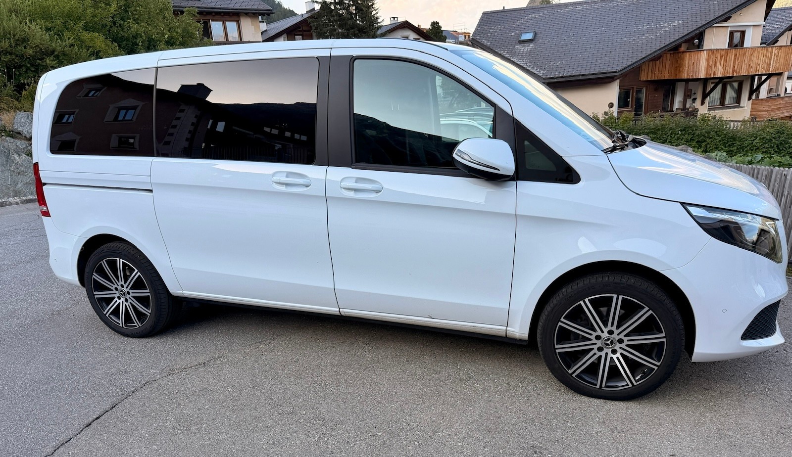 MERCEDES-BENZ V 250 d Trend kurz-image-3