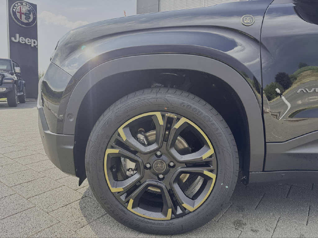 JEEP Avenger 1.2 MHEV 85th Anniversary 4xe-image-8