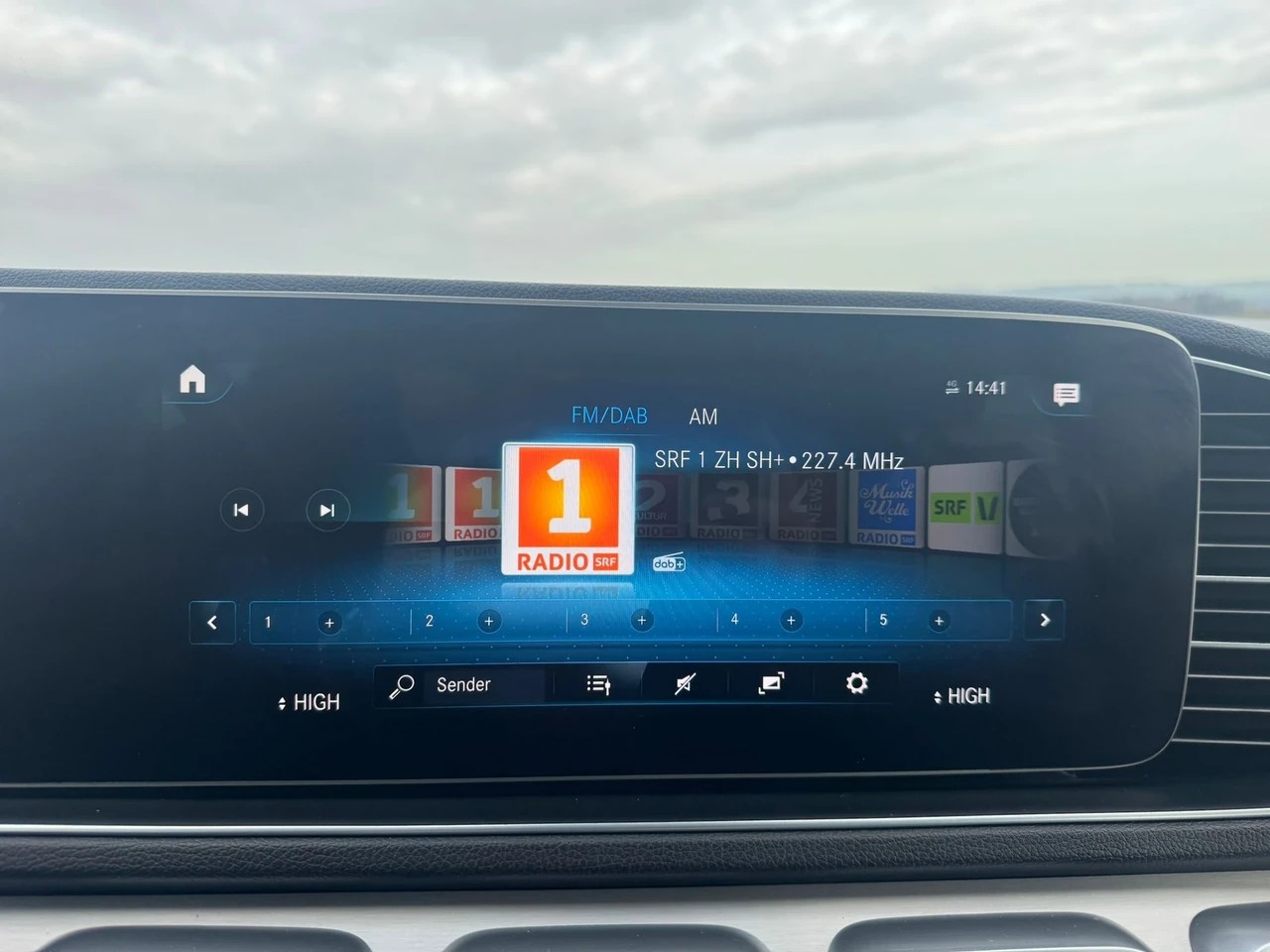 MERCEDES-BENZ GLE 300 d 4Matic 9G-Tronic-image-11
