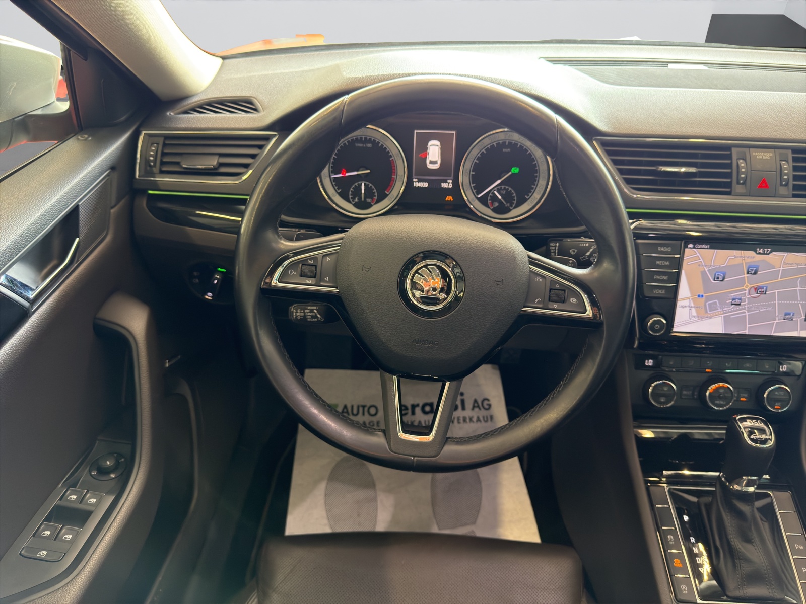 SKODA Superb Combi 2.0 TSI L&K DSG 4x4-image-14