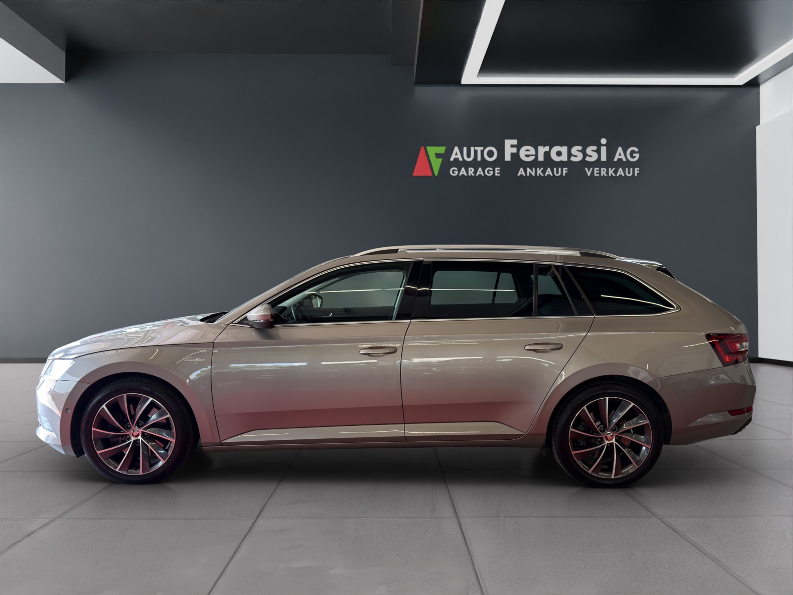 SKODA Superb Combi 2.0 TSI L&K DSG 4x4-showroom-element-1