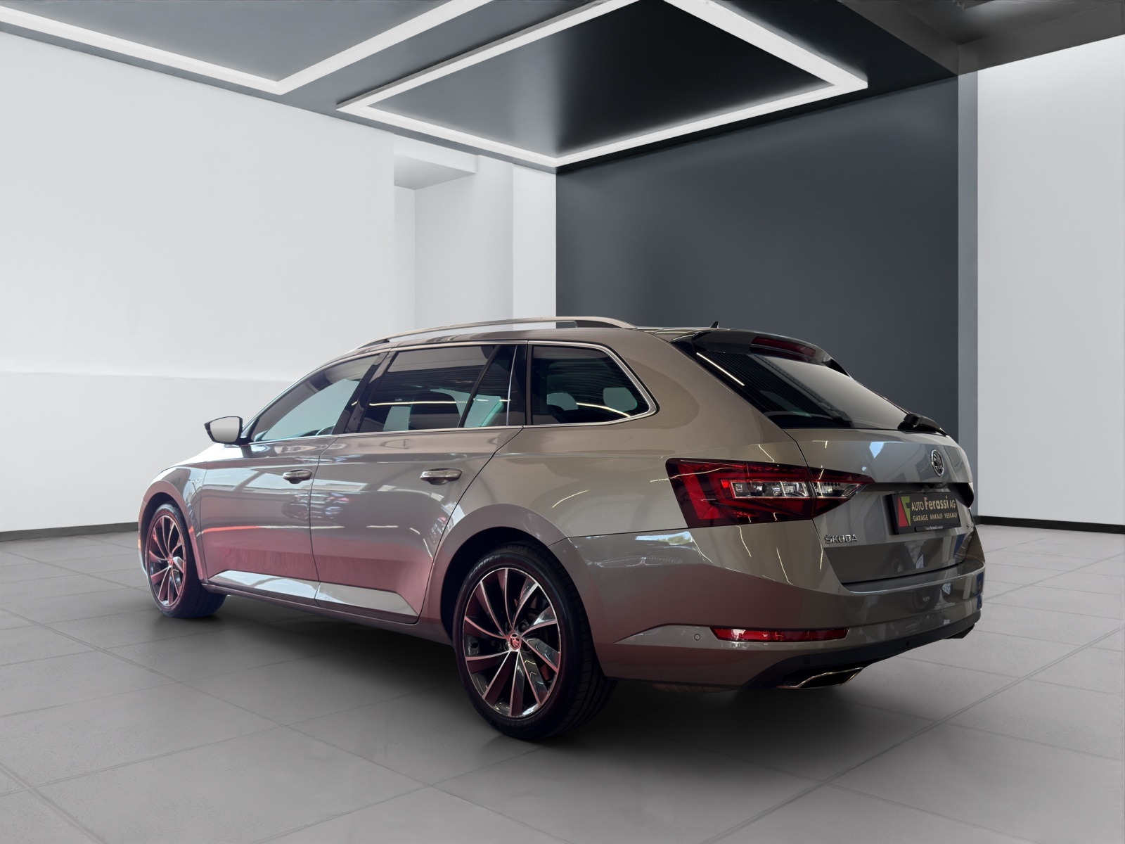 SKODA Superb Combi 2.0 TSI L&K DSG 4x4-showroom-element-3
