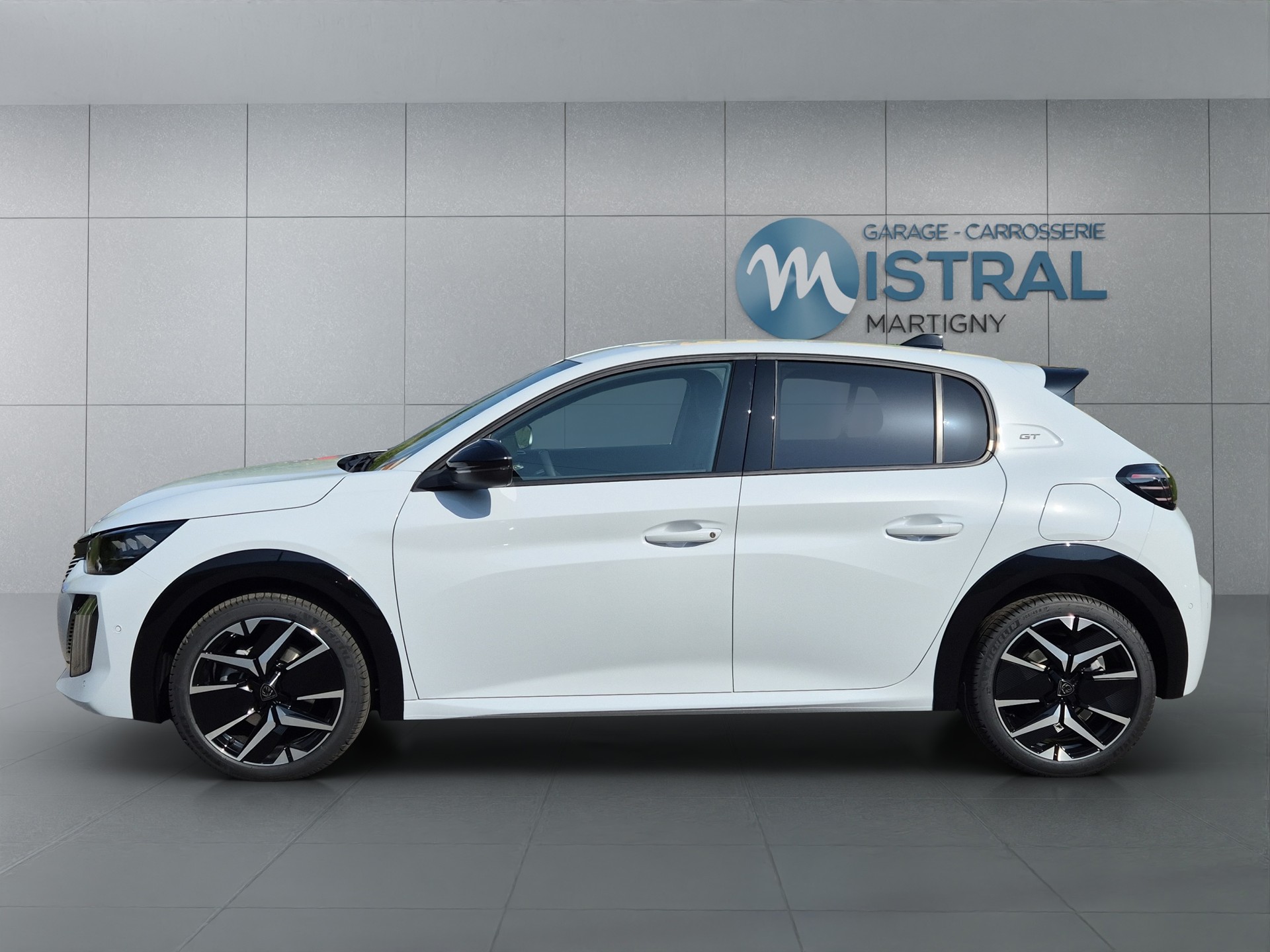 PEUGEOT 208 1.2 Hybrid 145 GT Exclusive-showroom-element-1