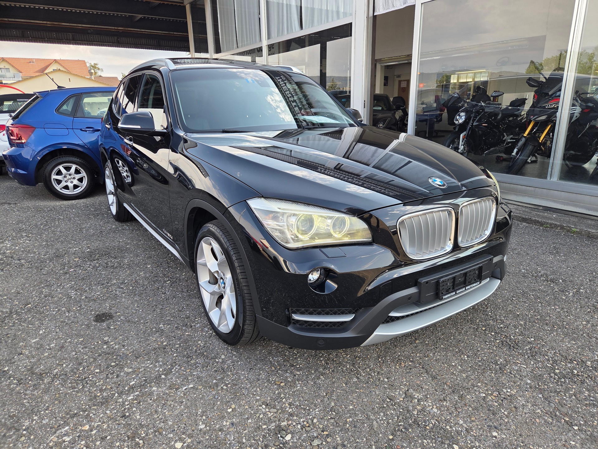 BMW X1 xDrive 20d xLine Steptronic-showroom-element-1