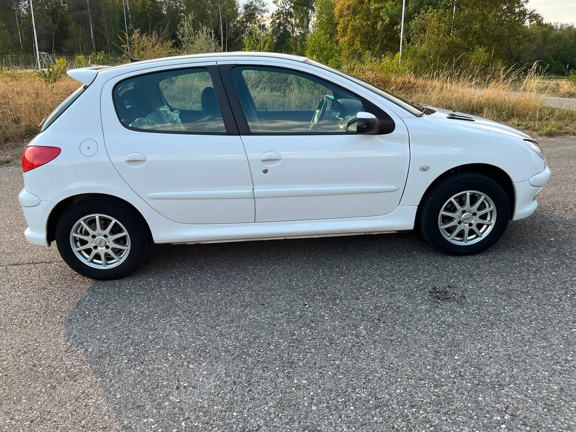 PEUGEOT 206 1.6 16V XS Premium-image-4