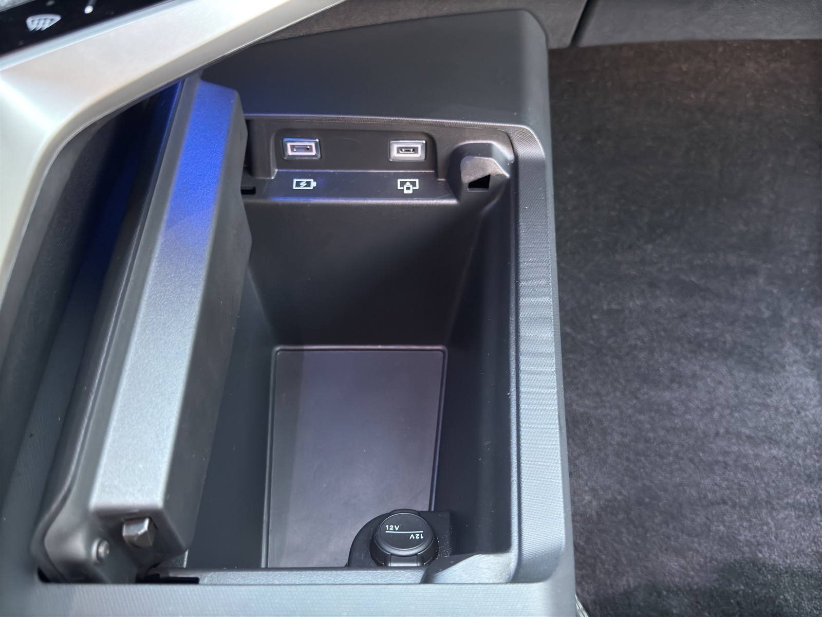 PEUGEOT 3008 145 e-DCS6 Hybrid GT-image-26