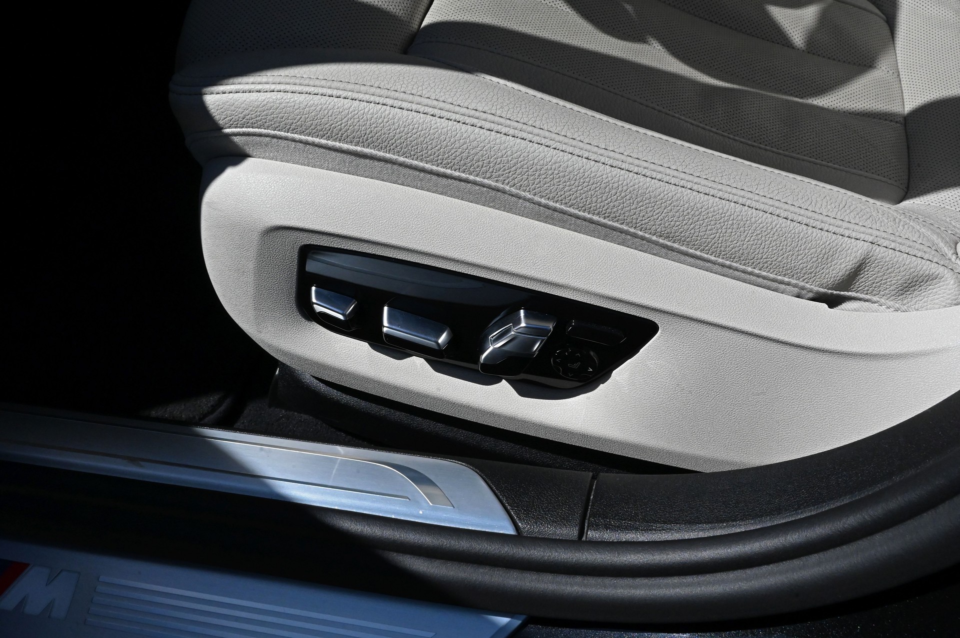 BMW 740d xDrive Steptronic-image-18