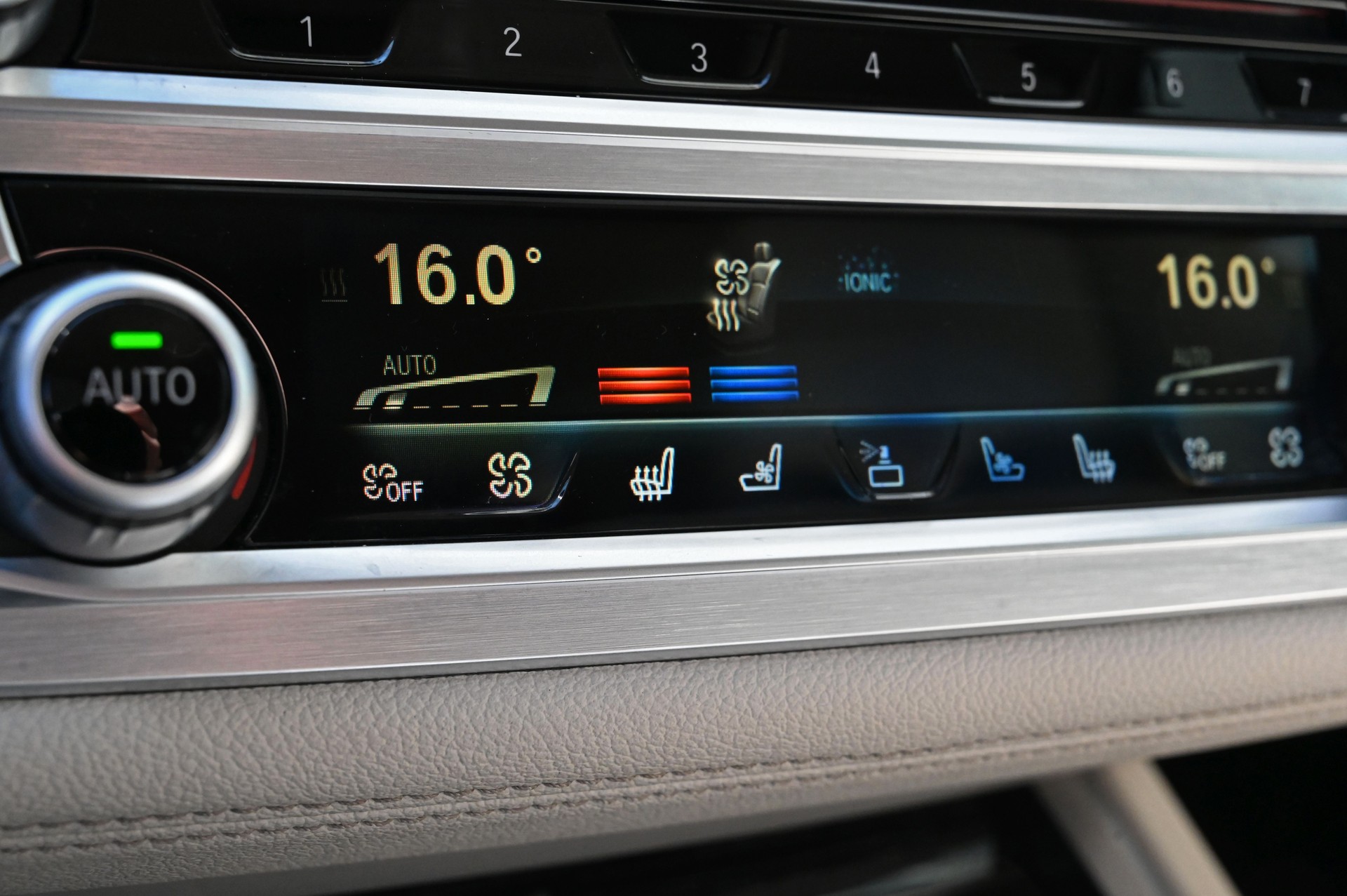 BMW 740d xDrive Steptronic-image-14