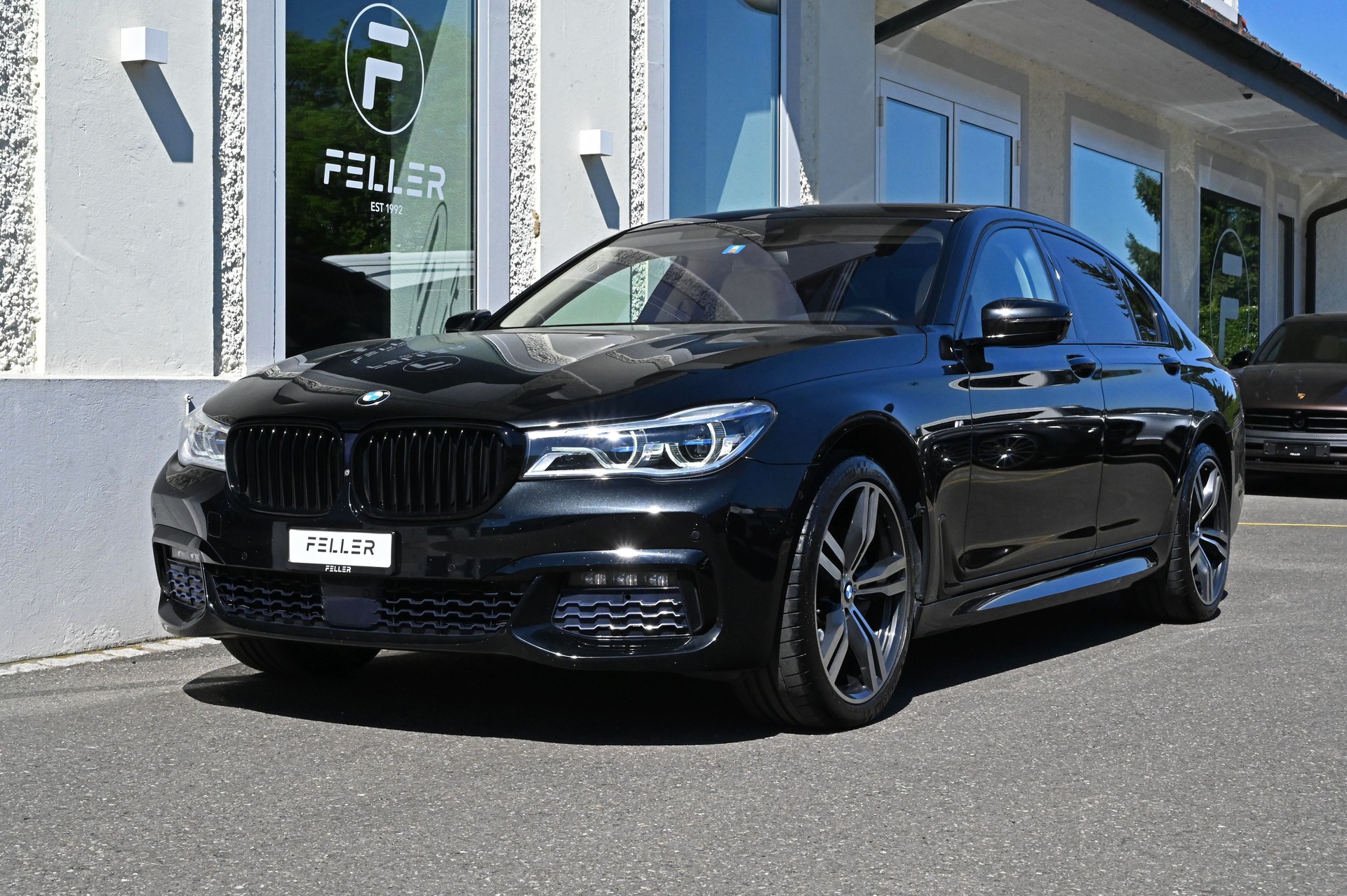 BMW 740d xDrive Steptronic-showroom-element-1
