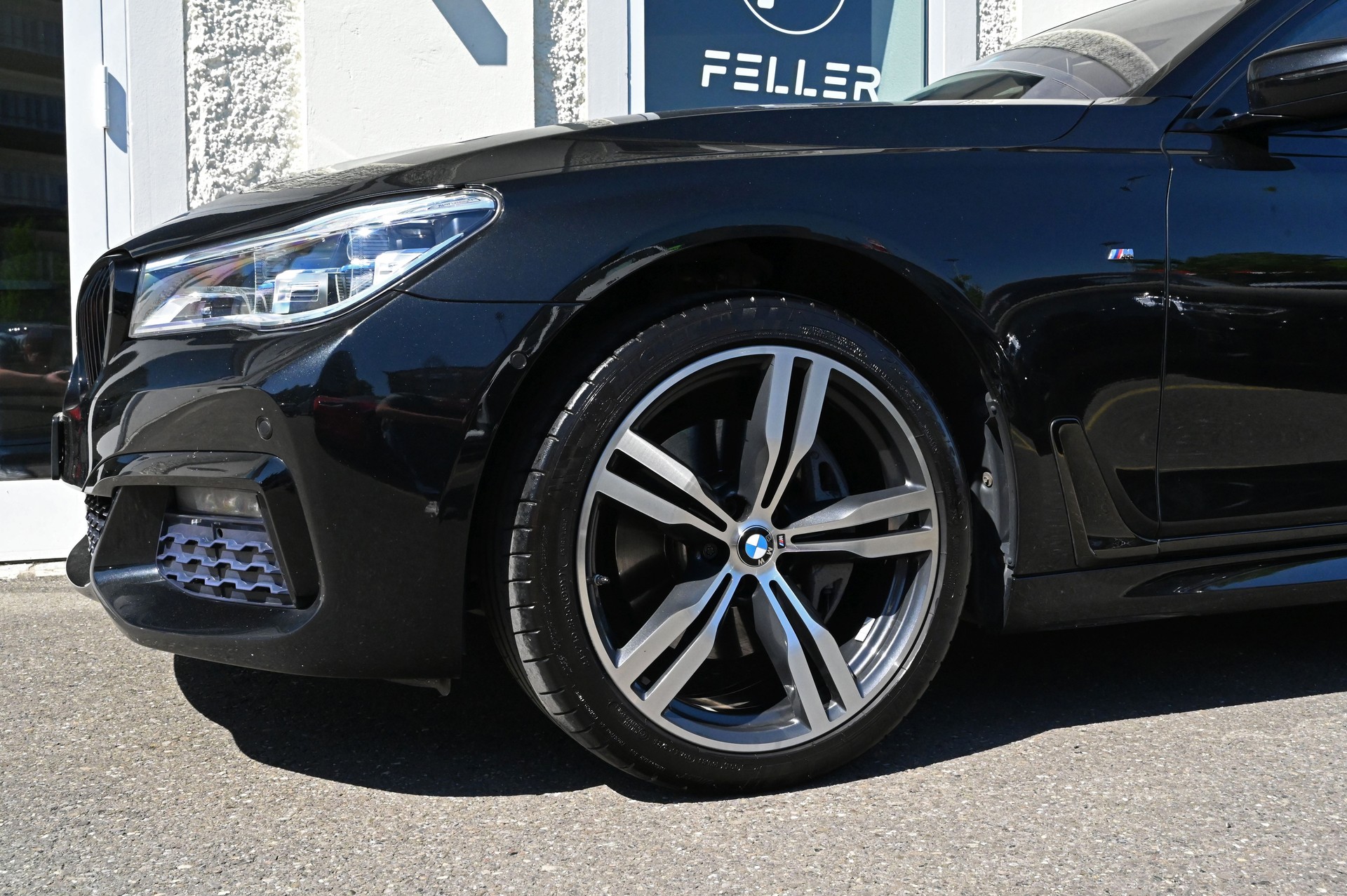 BMW 740d xDrive Steptronic-showroom-element-3