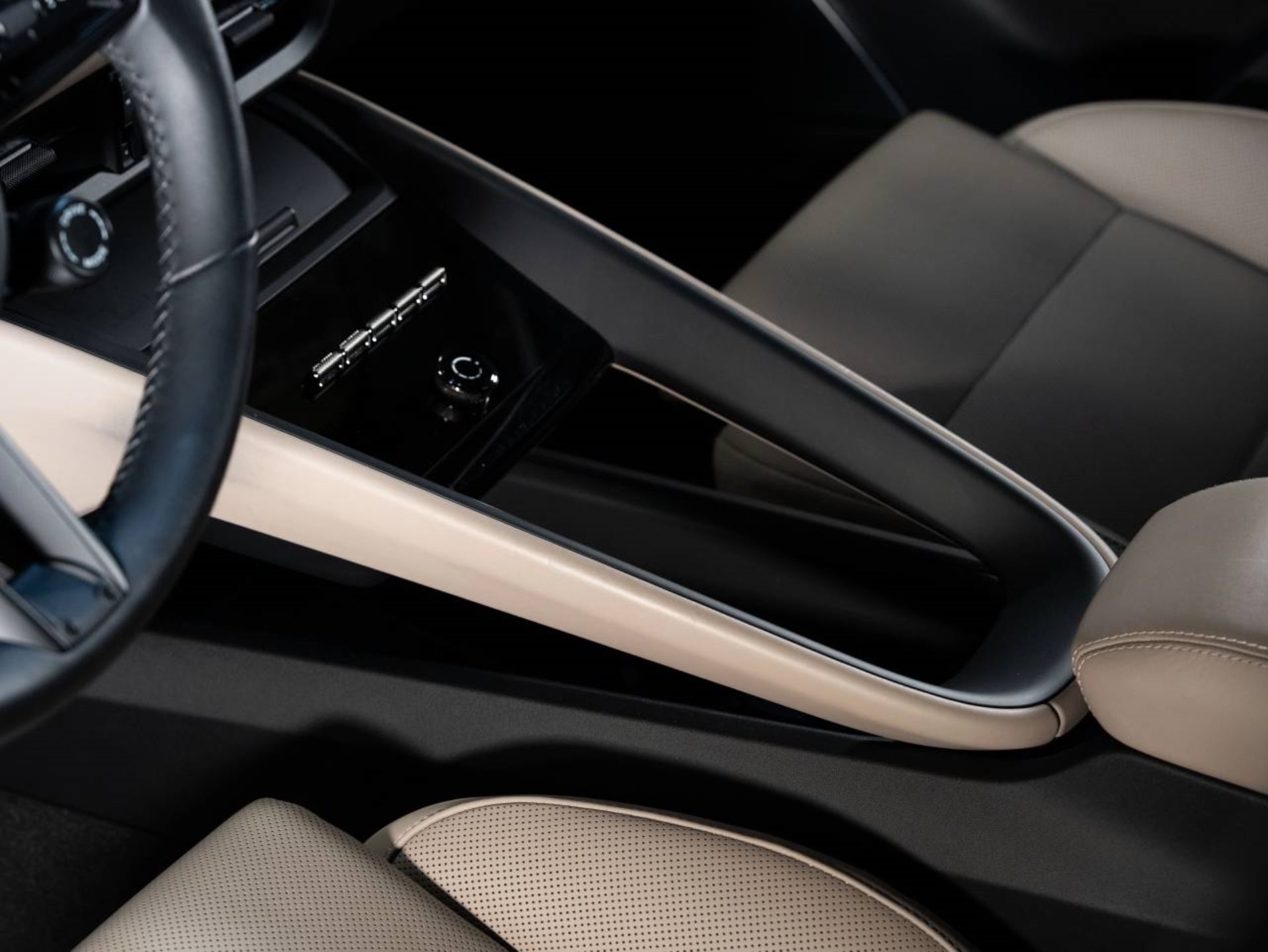 PORSCHE Macan Turbo-image-13
