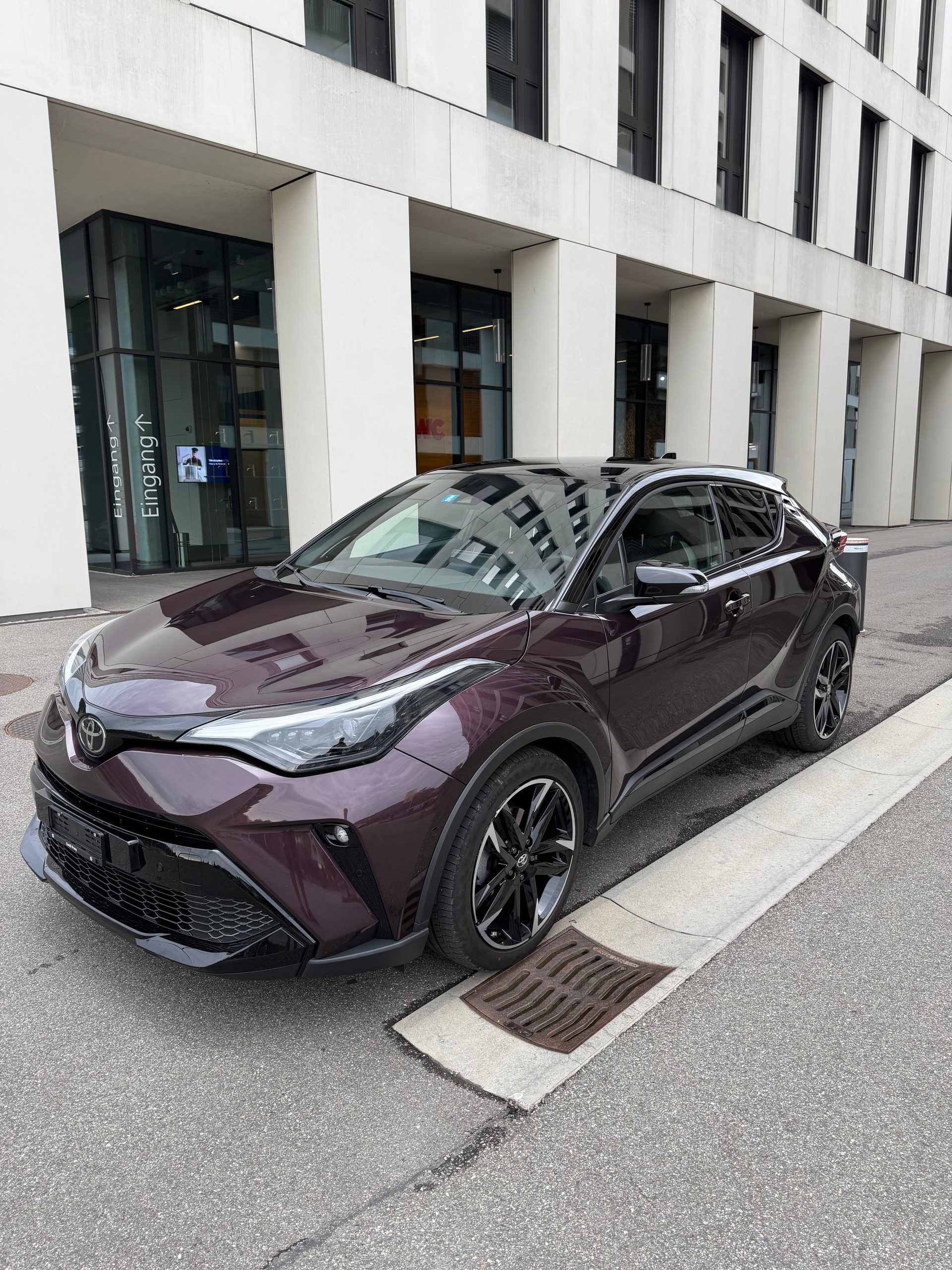 TOYOTA C-HR 2.0 HSD CVT GR Sport-showroom-element-1