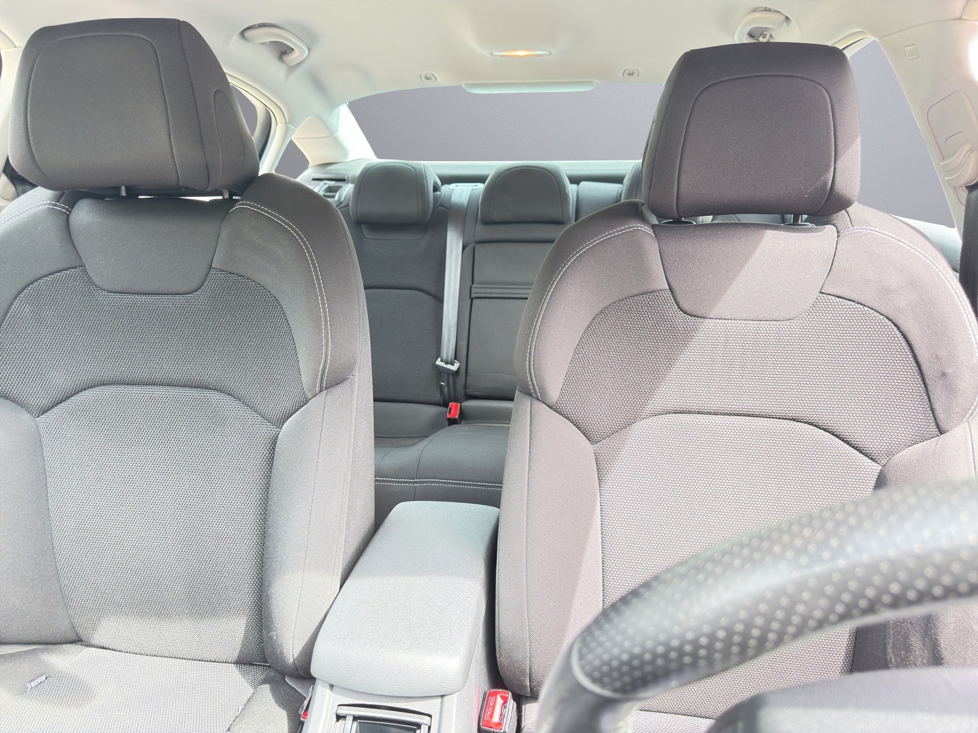 CITROEN C5 Berline 2.0i Dynamique+ Automatic-image-13