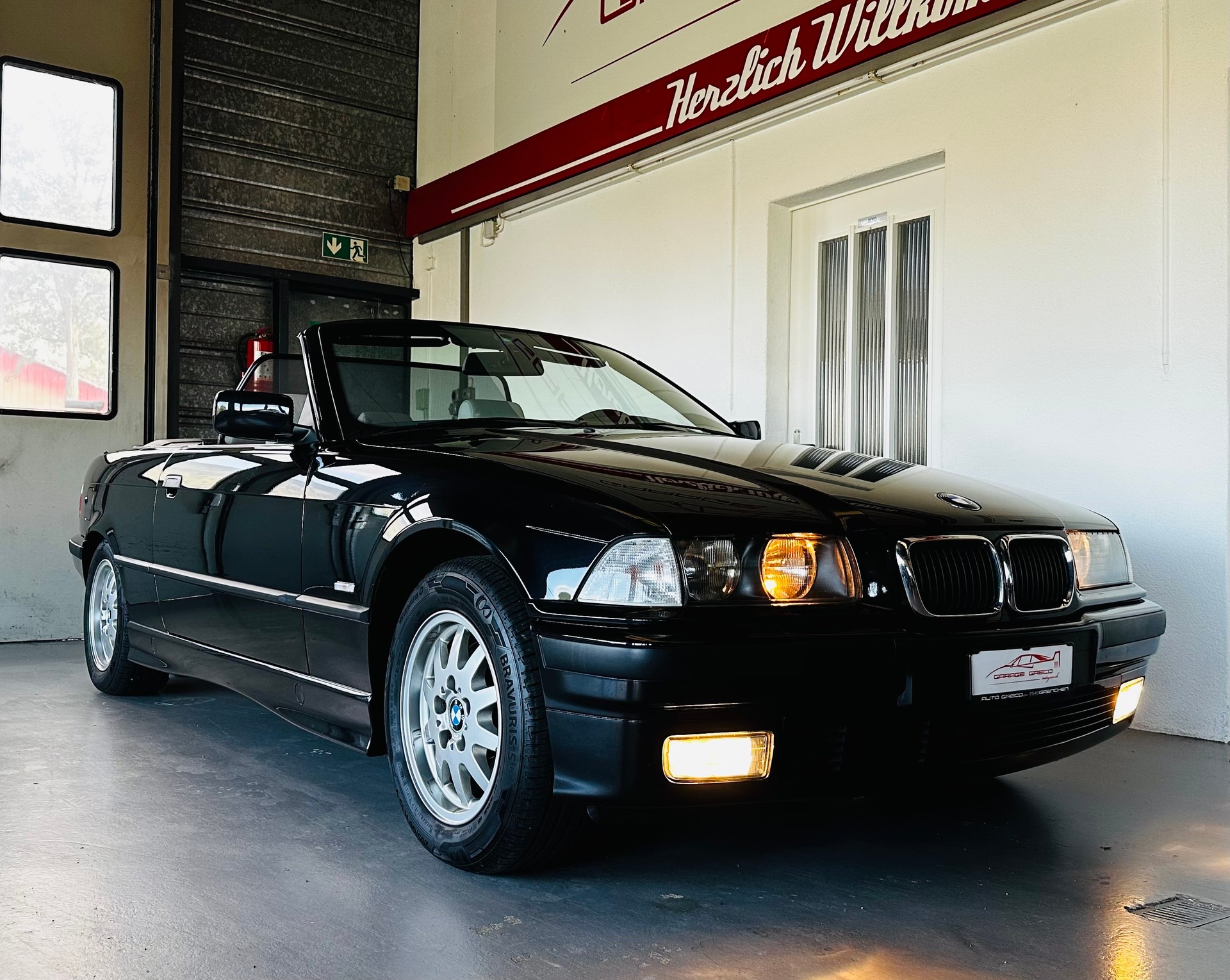 BMW 320i Cabrio "HANDSCHALTUNG"-image-5