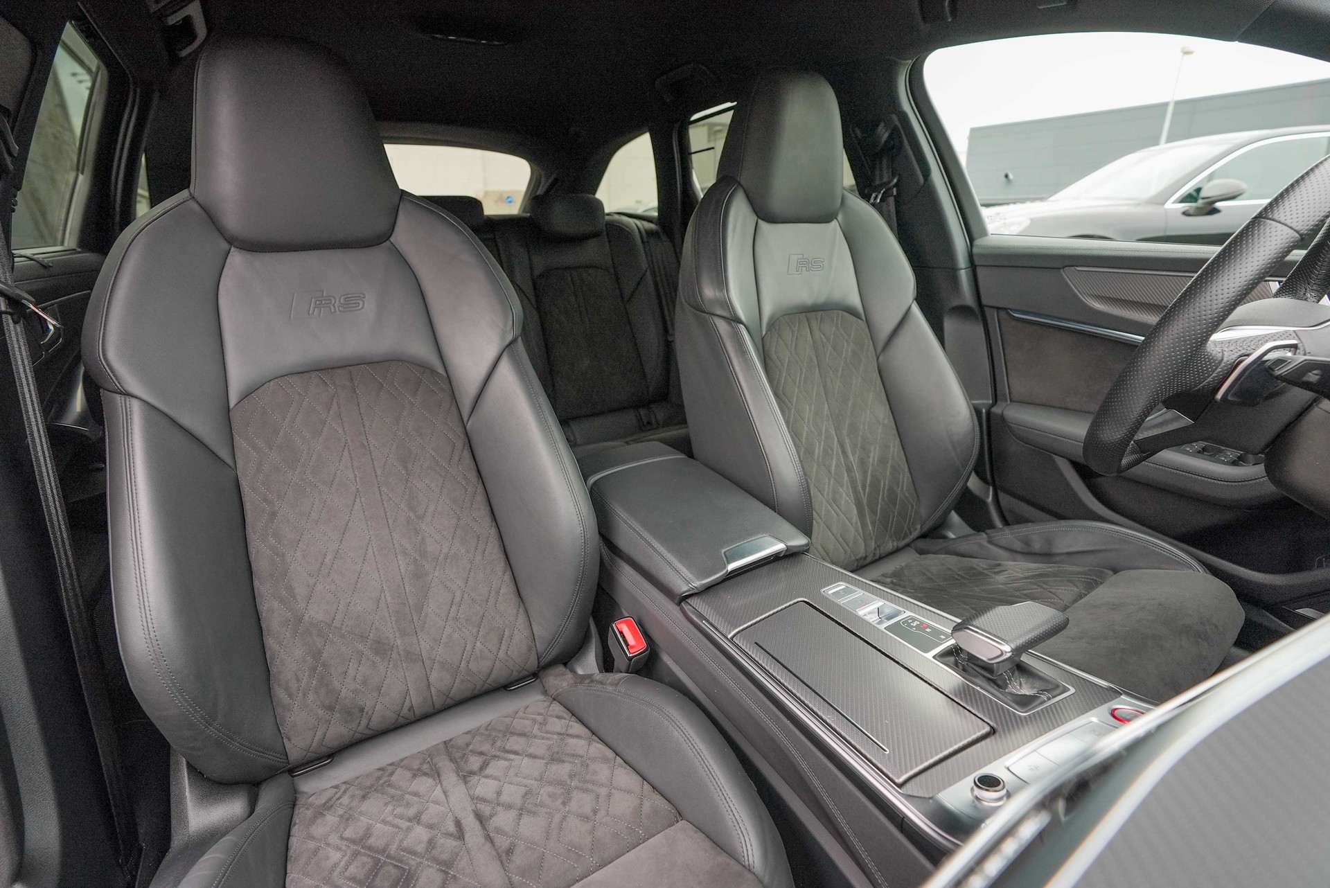 AUDI RS6 Avant 4.0 TFSI V8 quattro-image-9