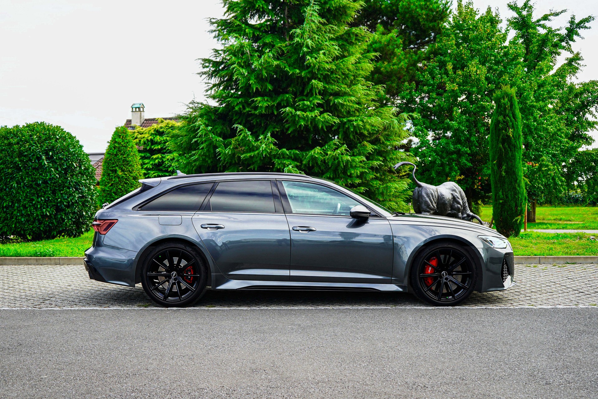 AUDI RS6 Avant 4.0 TFSI V8 quattro-image-3