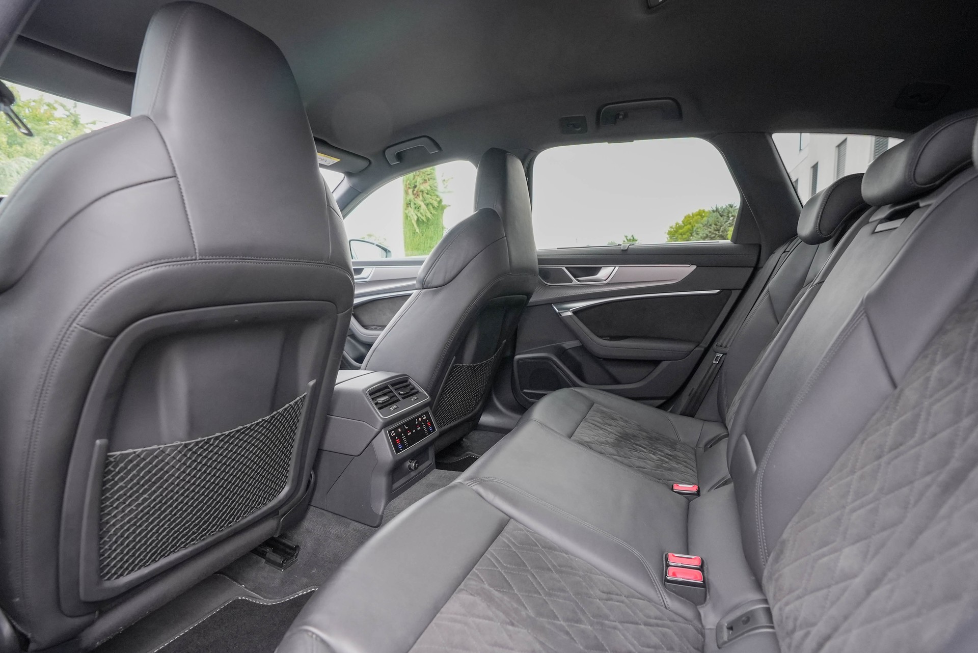 AUDI RS6 Avant 4.0 TFSI V8 quattro-image-11
