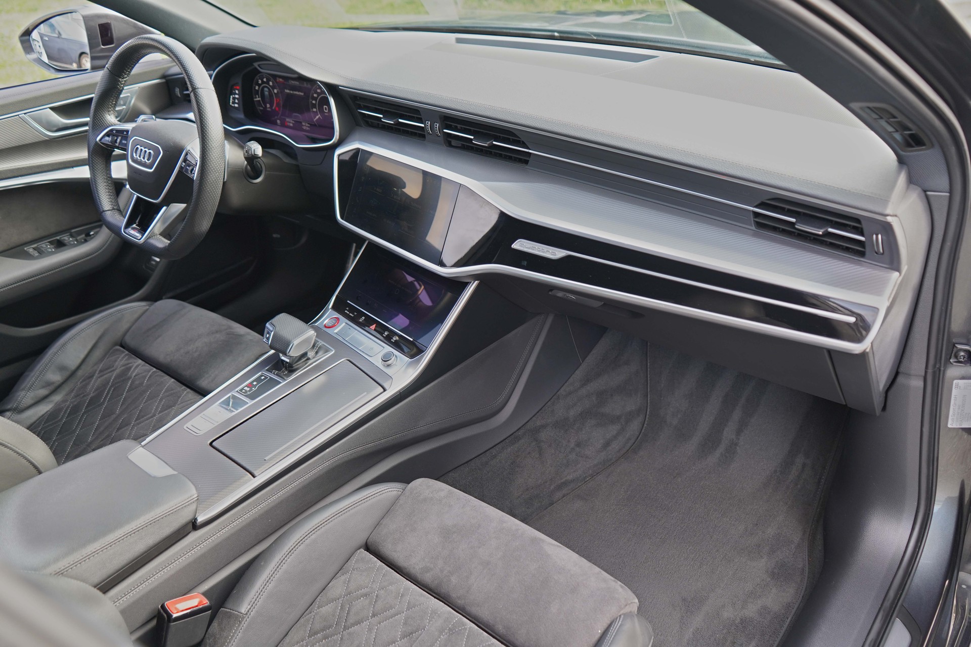 AUDI RS6 Avant 4.0 TFSI V8 quattro-image-9