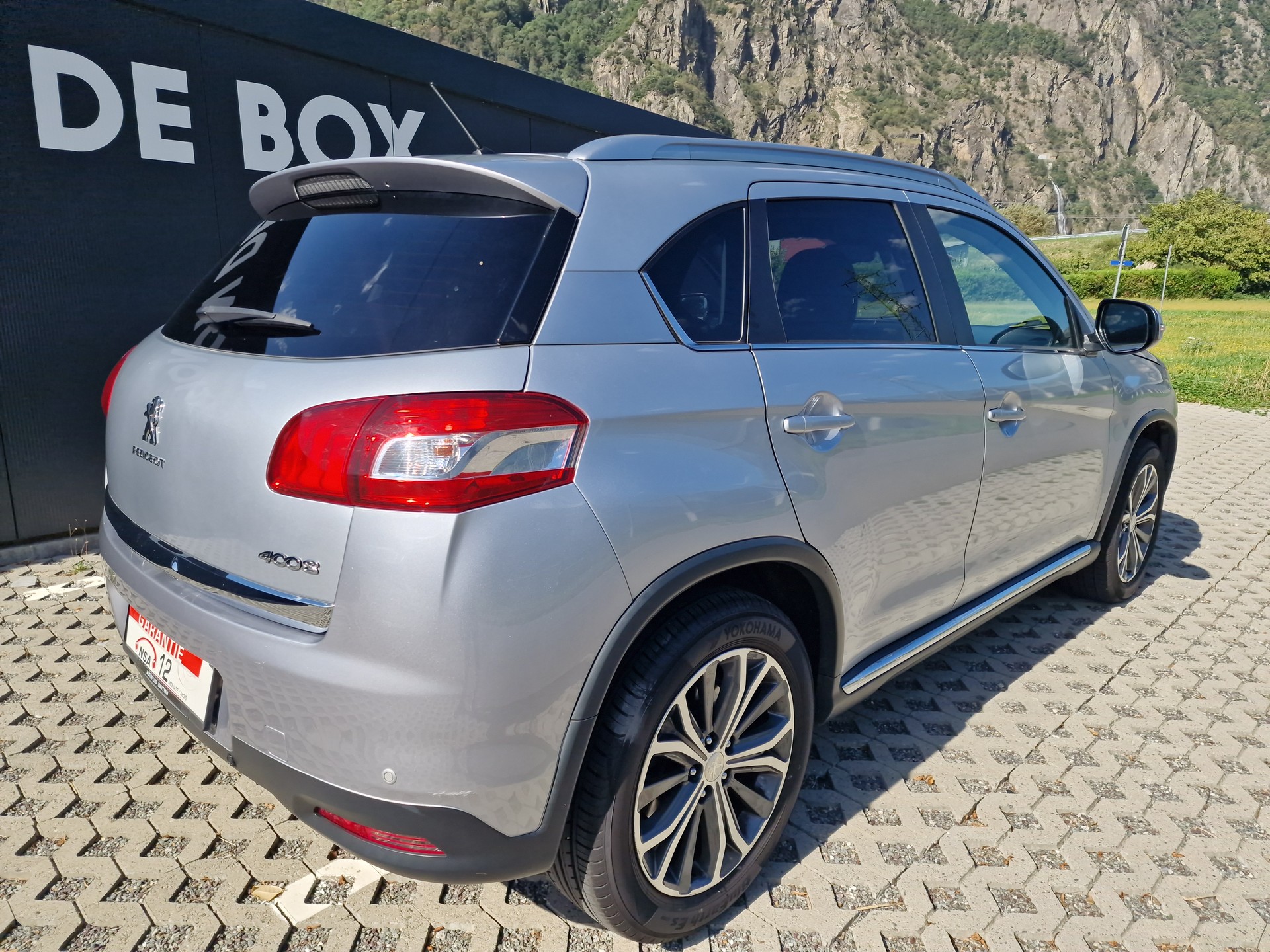 PEUGEOT 4008 1.8 HDi Allure 4WD-image-3