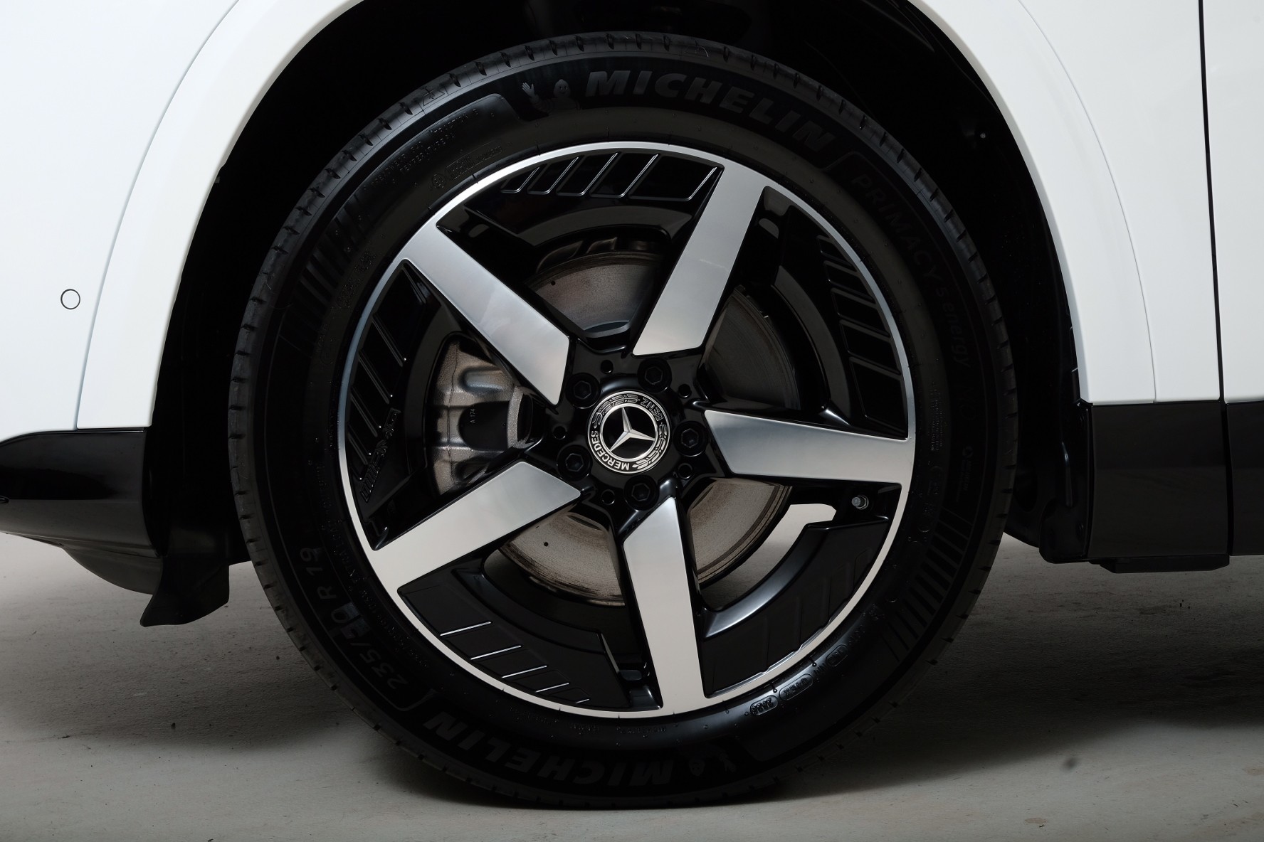 MERCEDES-BENZ GLB 220 4Matic X248-showroom-element-2
