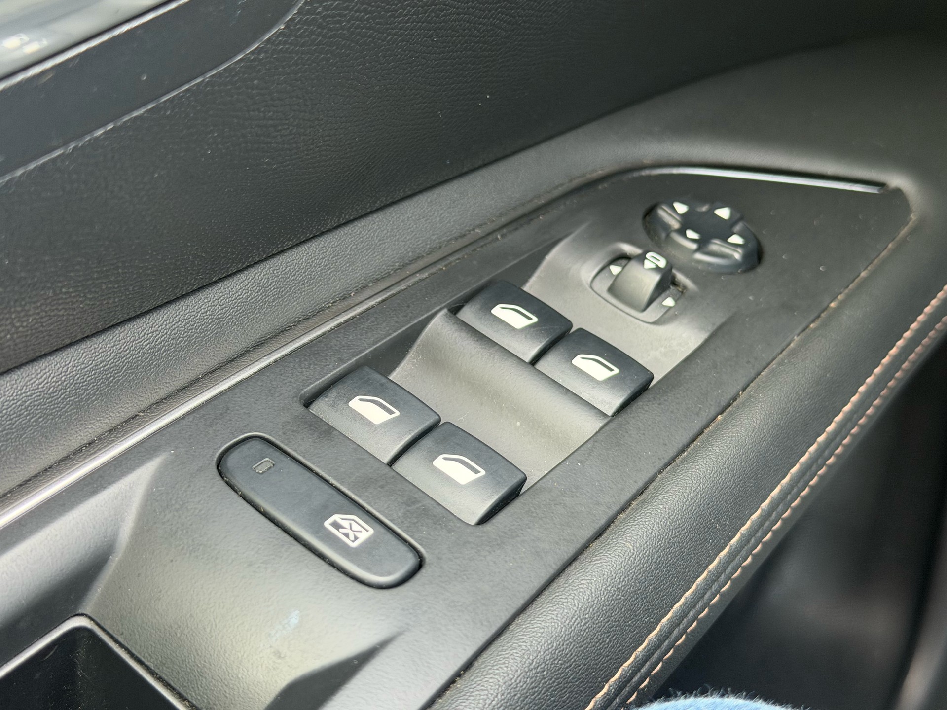 PEUGEOT 3008 1.6 THP GT Line EAT-image-17