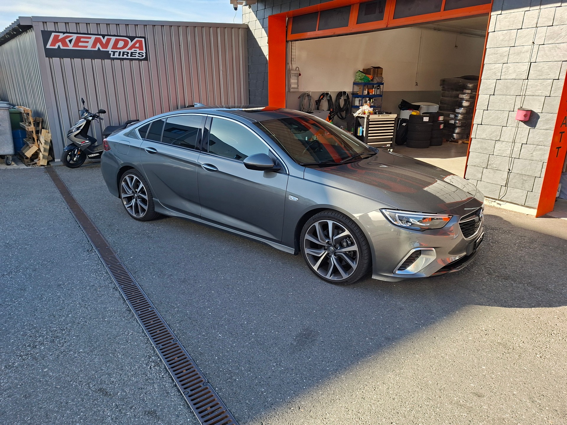OPEL Insignia 2.0 T Grand Sport GSI 4WD Automat.-showroom-element-3