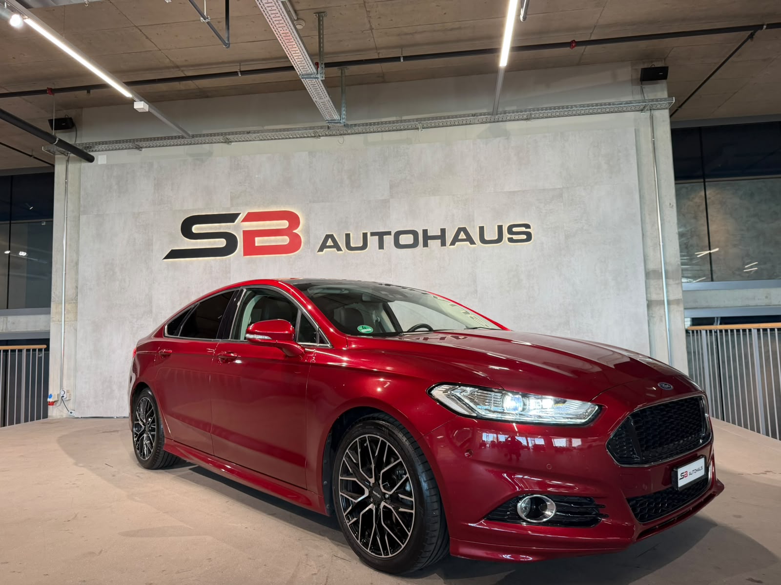 FORD Mondeo 2.0 TDCi Titanium AWD PowerShift (CH)-showroom-element-1