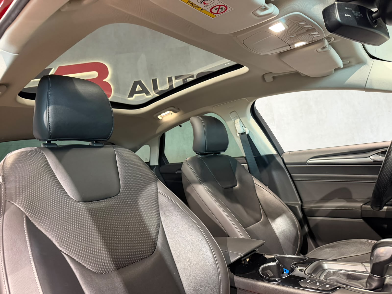 FORD Mondeo 2.0 TDCi Titanium AWD PowerShift (CH)-image-17