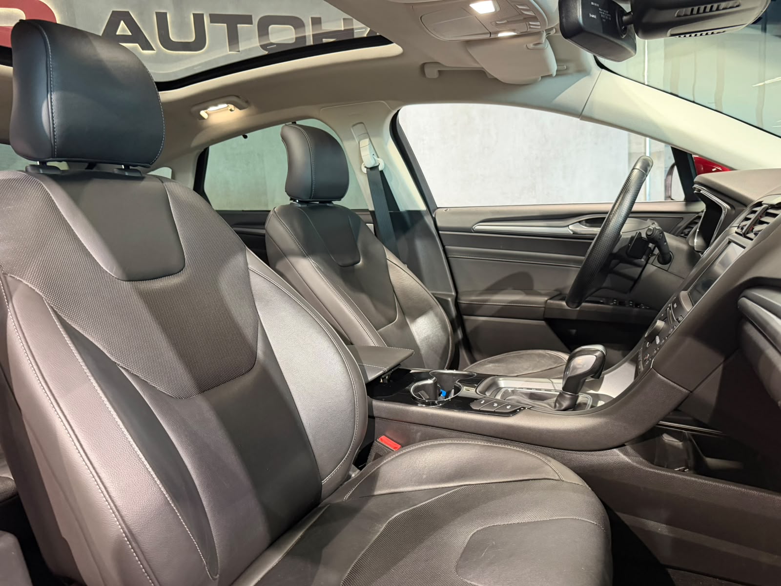 FORD Mondeo 2.0 TDCi Titanium AWD PowerShift (CH)-image-18