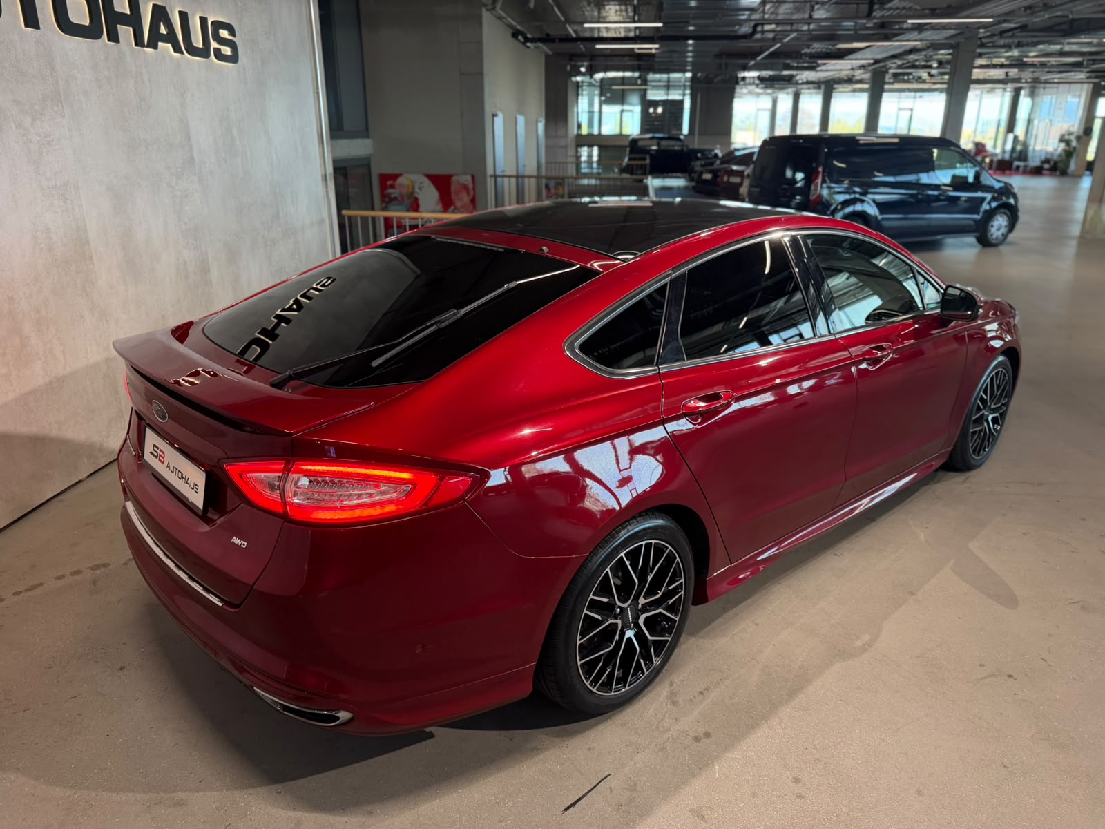 FORD Mondeo 2.0 TDCi Titanium AWD PowerShift (CH)-image-11