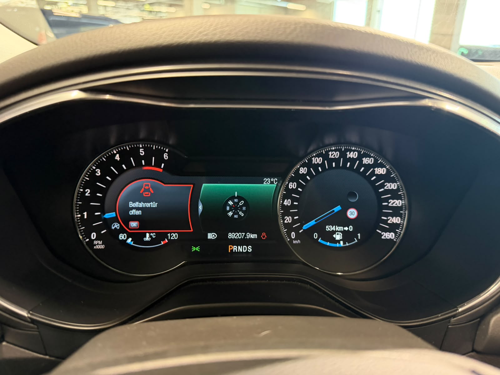 FORD Mondeo 2.0 TDCi Titanium AWD PowerShift (CH)-image-23