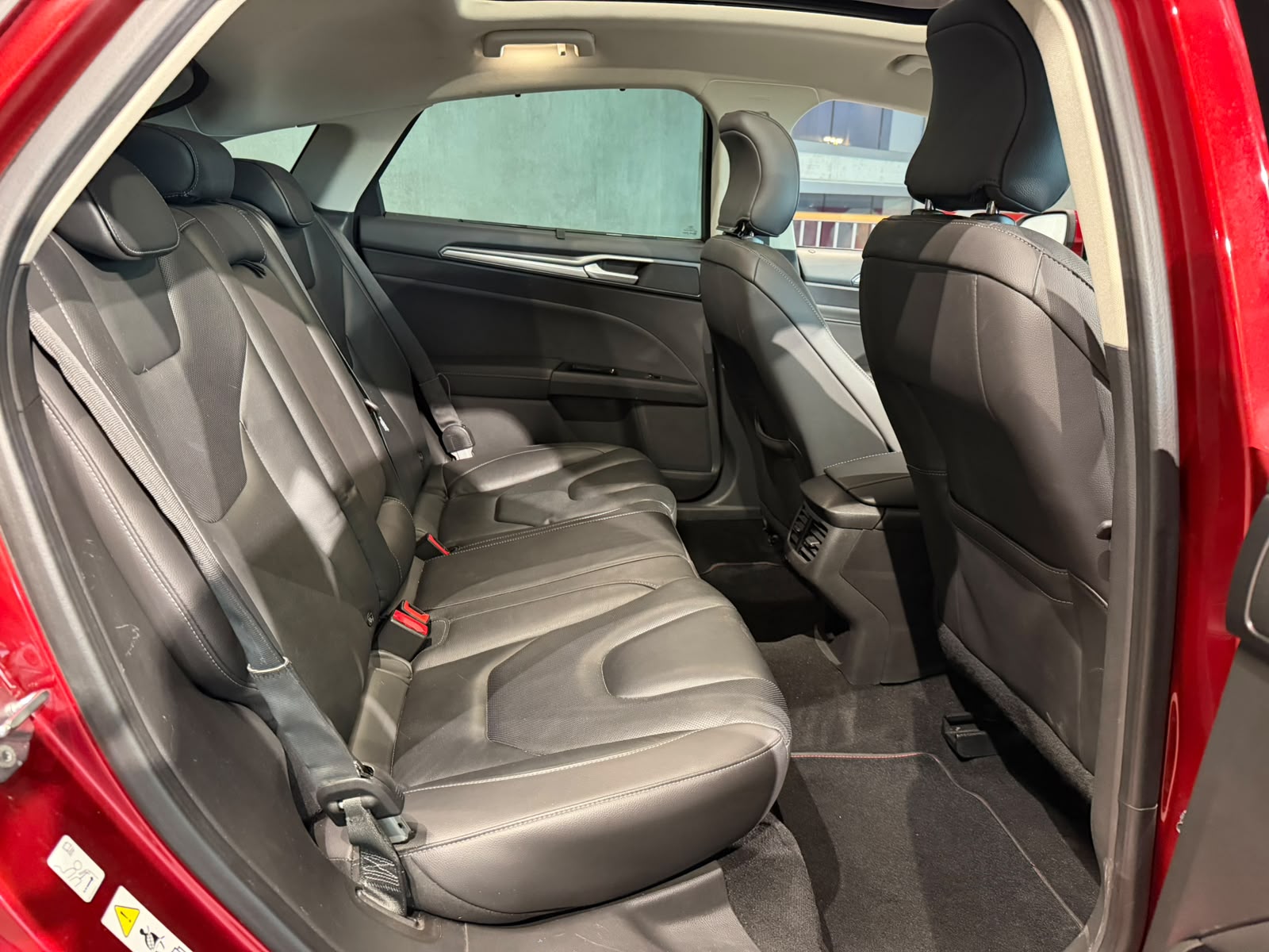 FORD Mondeo 2.0 TDCi Titanium AWD PowerShift (CH)-image-20