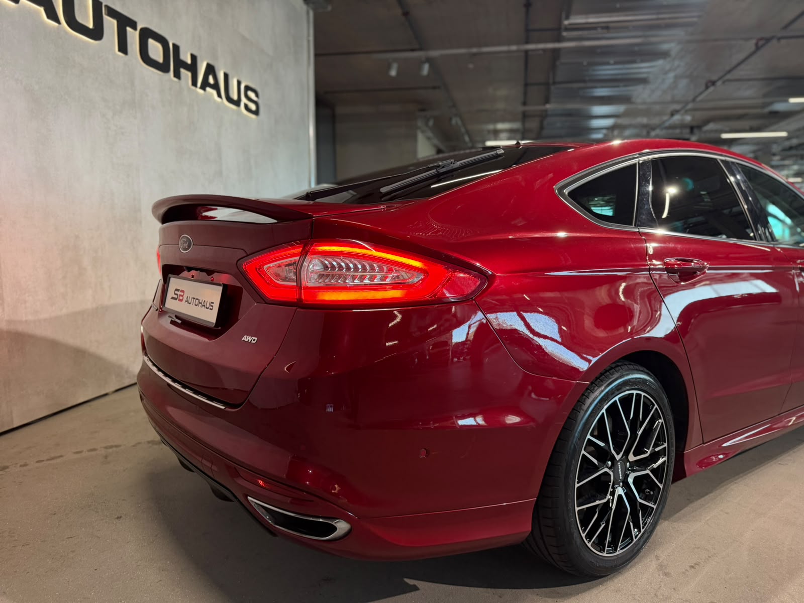 FORD Mondeo 2.0 TDCi Titanium AWD PowerShift (CH)-image-12