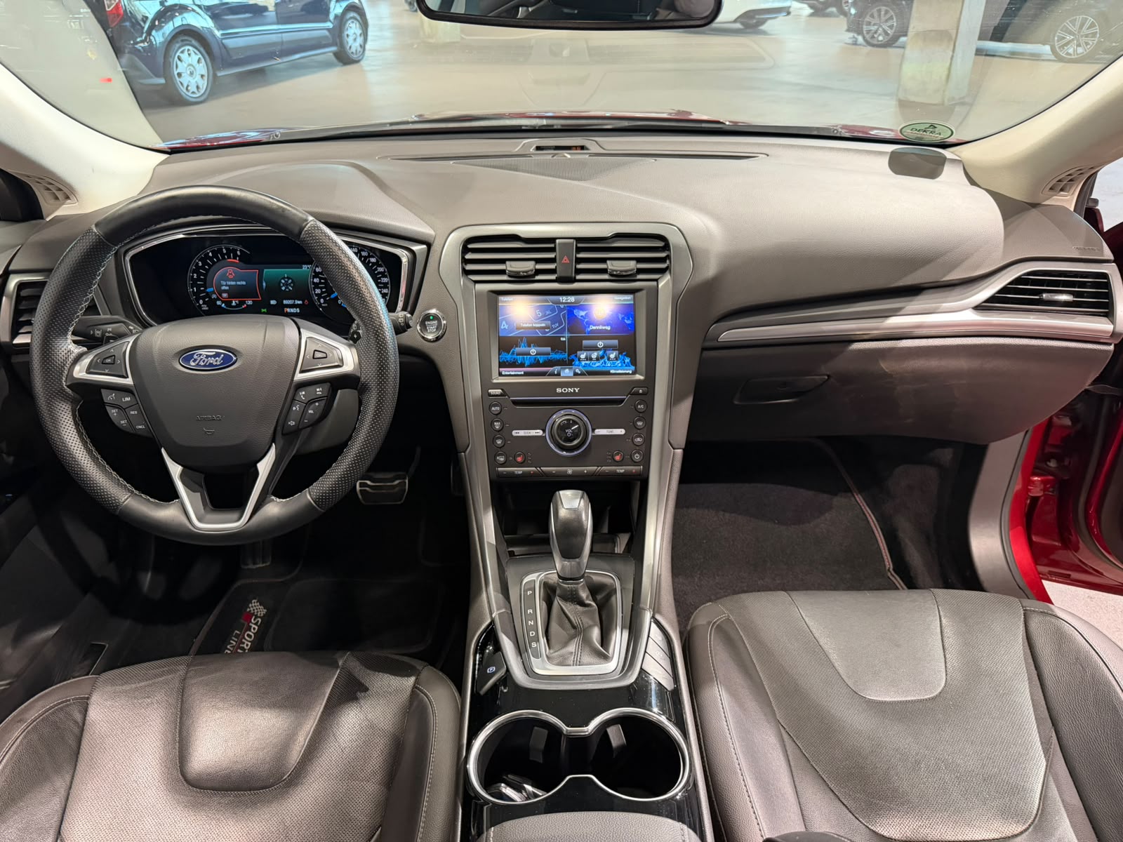 FORD Mondeo 2.0 TDCi Titanium AWD PowerShift (CH)-image-21