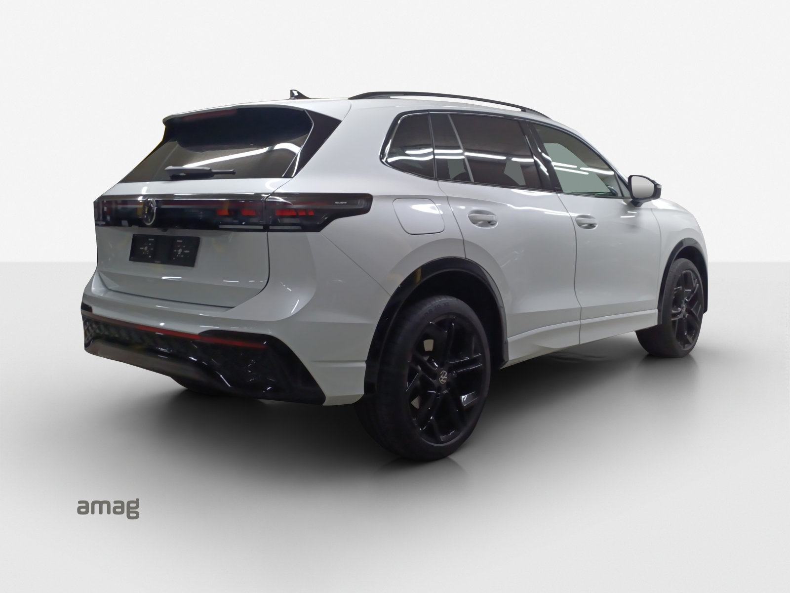 VW Tiguan 2.0 TSI DSG R-Line 4Motion-image-4