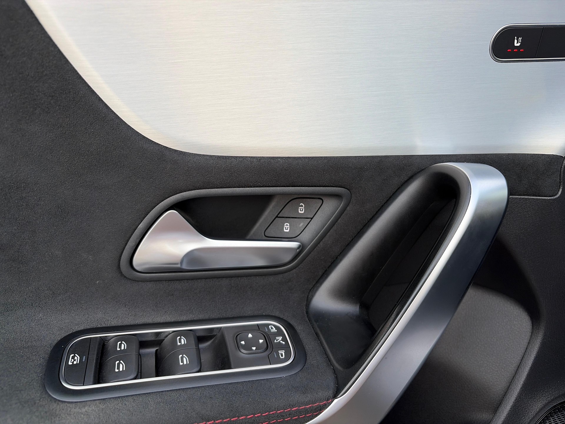 MERCEDES-BENZ A-Klasse W177 A 35 AMG 4matic-image-15