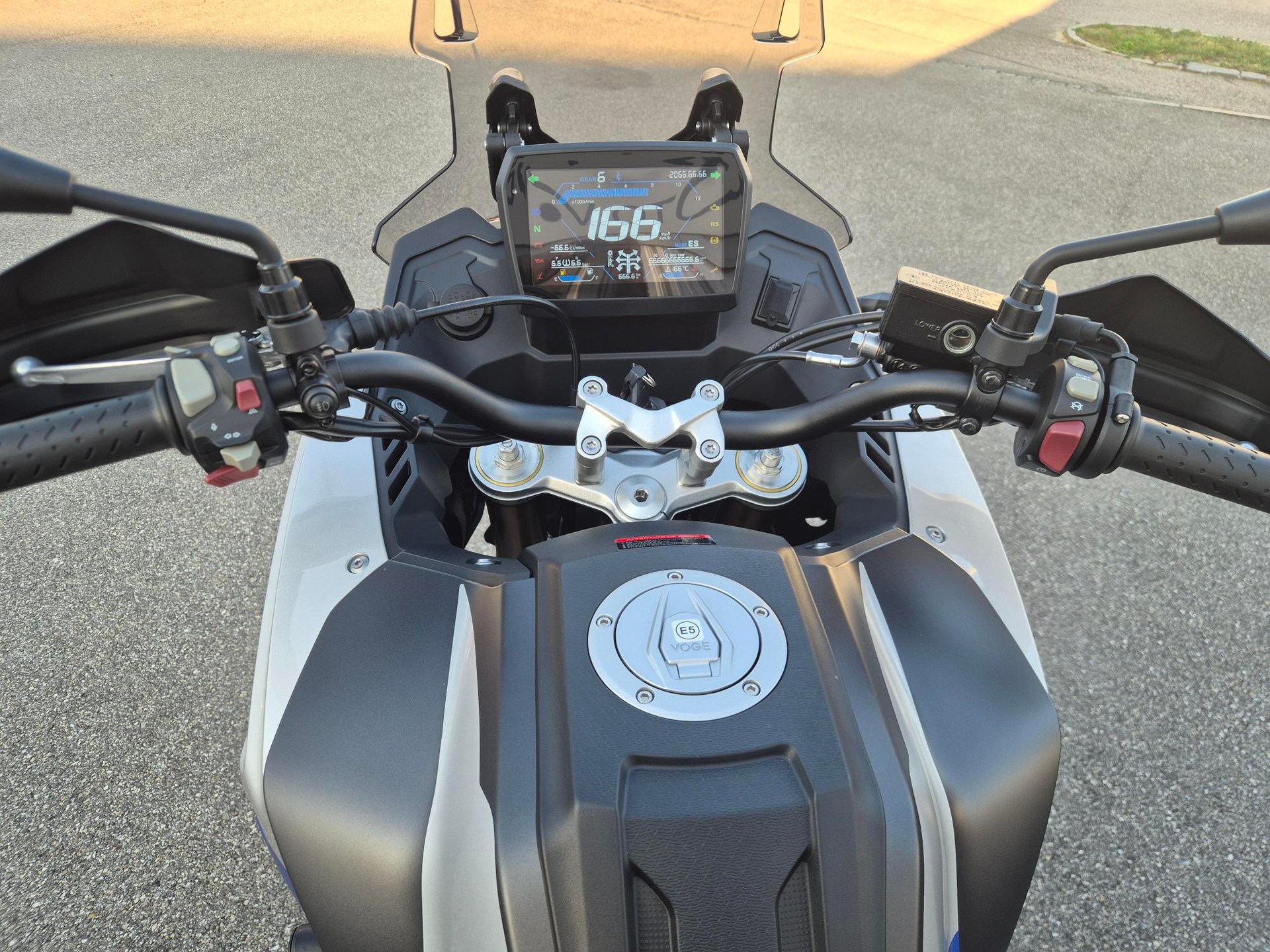 VOGE 525 DSX-image-8
