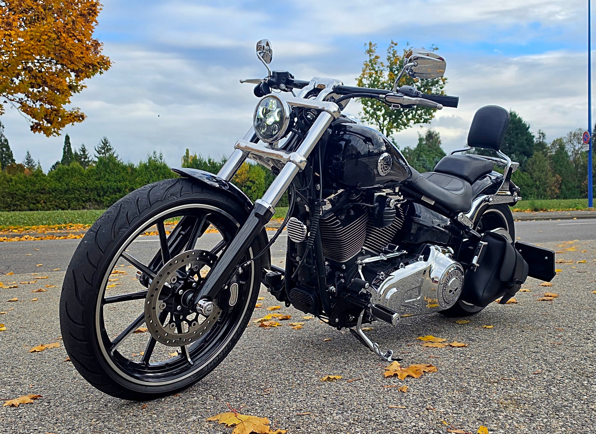 HARLEY-DAVIDSON FXSB Breakout 103 ABS-image-1