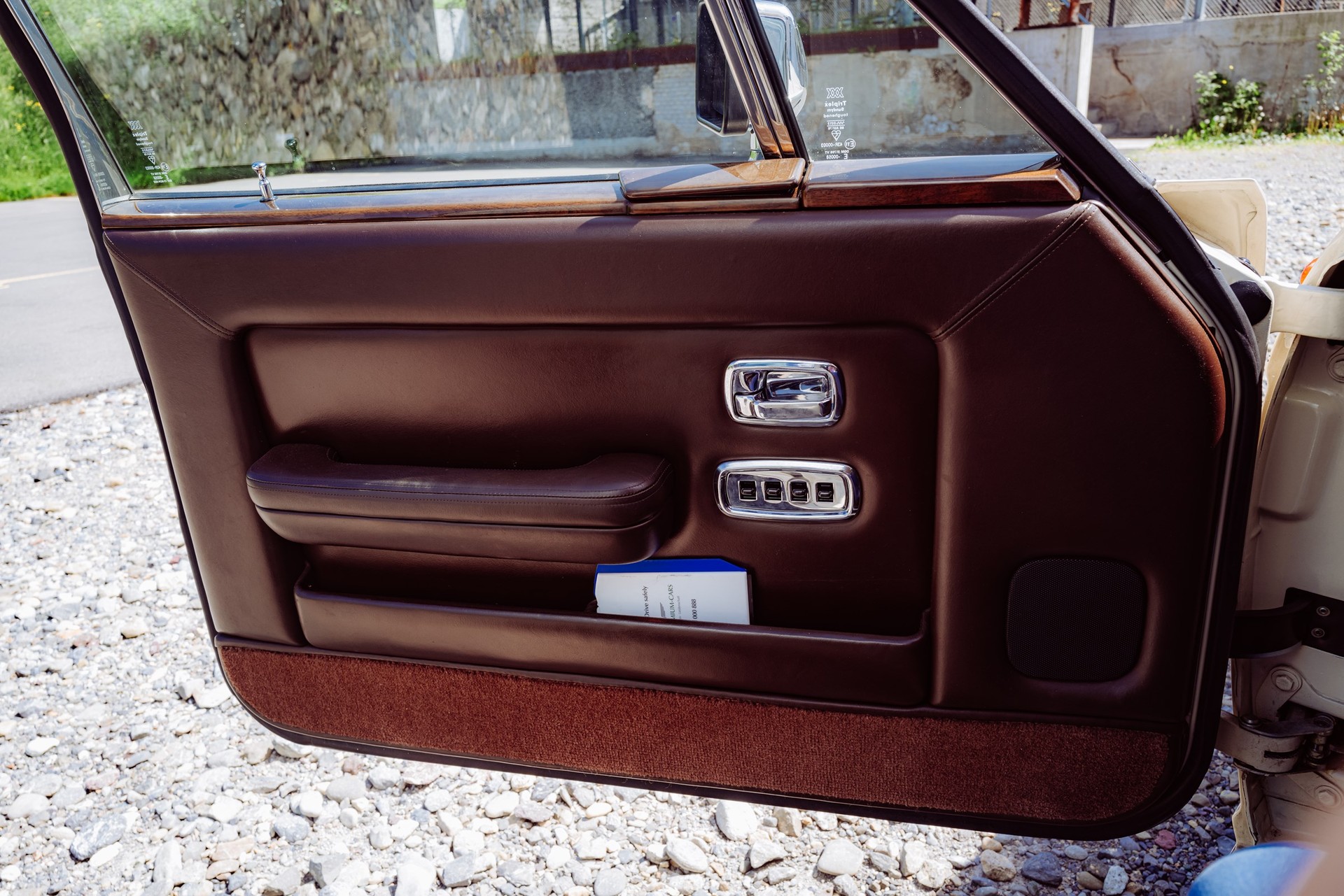 ROLLS-ROYCE Silver Spirit-image-14