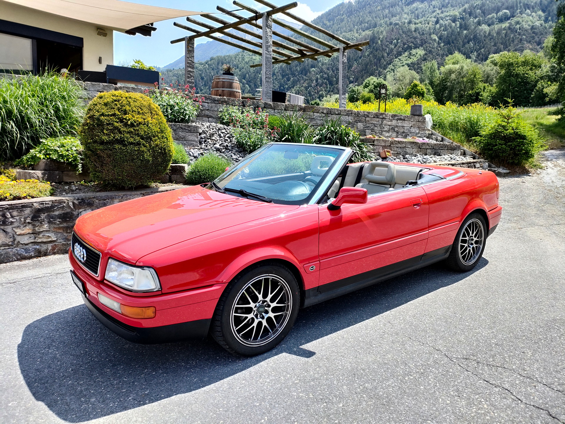 AUDI Cabriolet 2.3 E-image-1