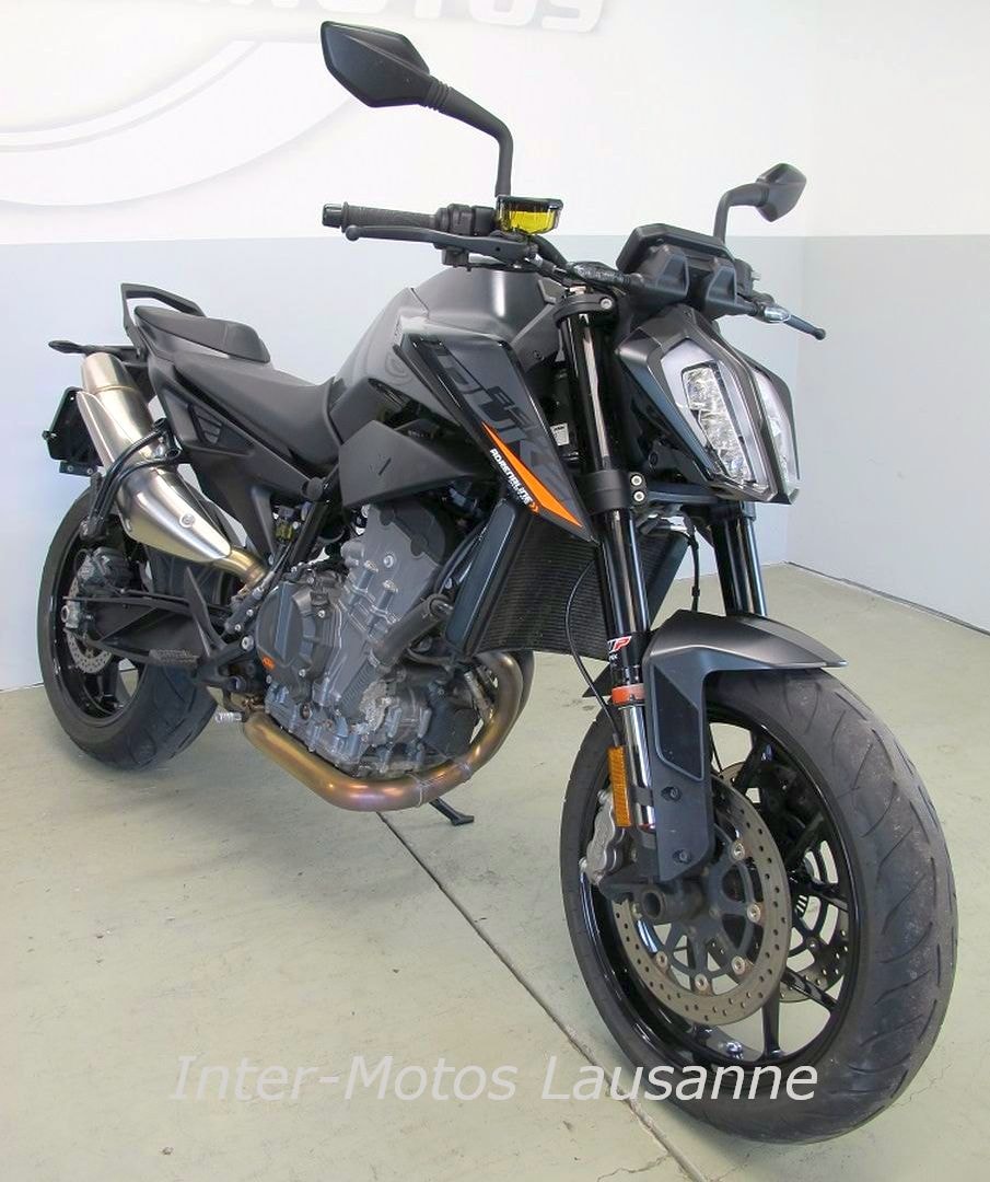 KTM 890 DUKE-image-2