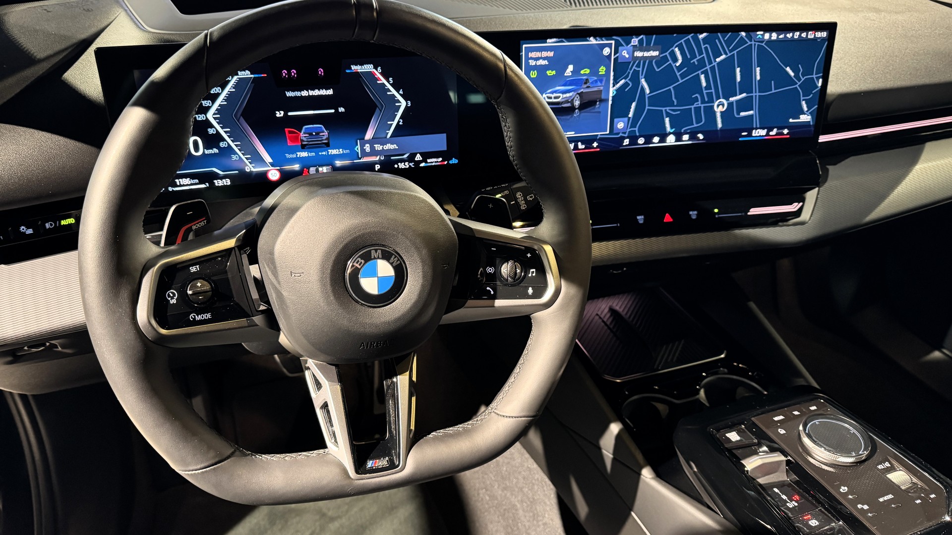 BMW 520d xDrive 48V Touring M Sport Steptronic-image-4
