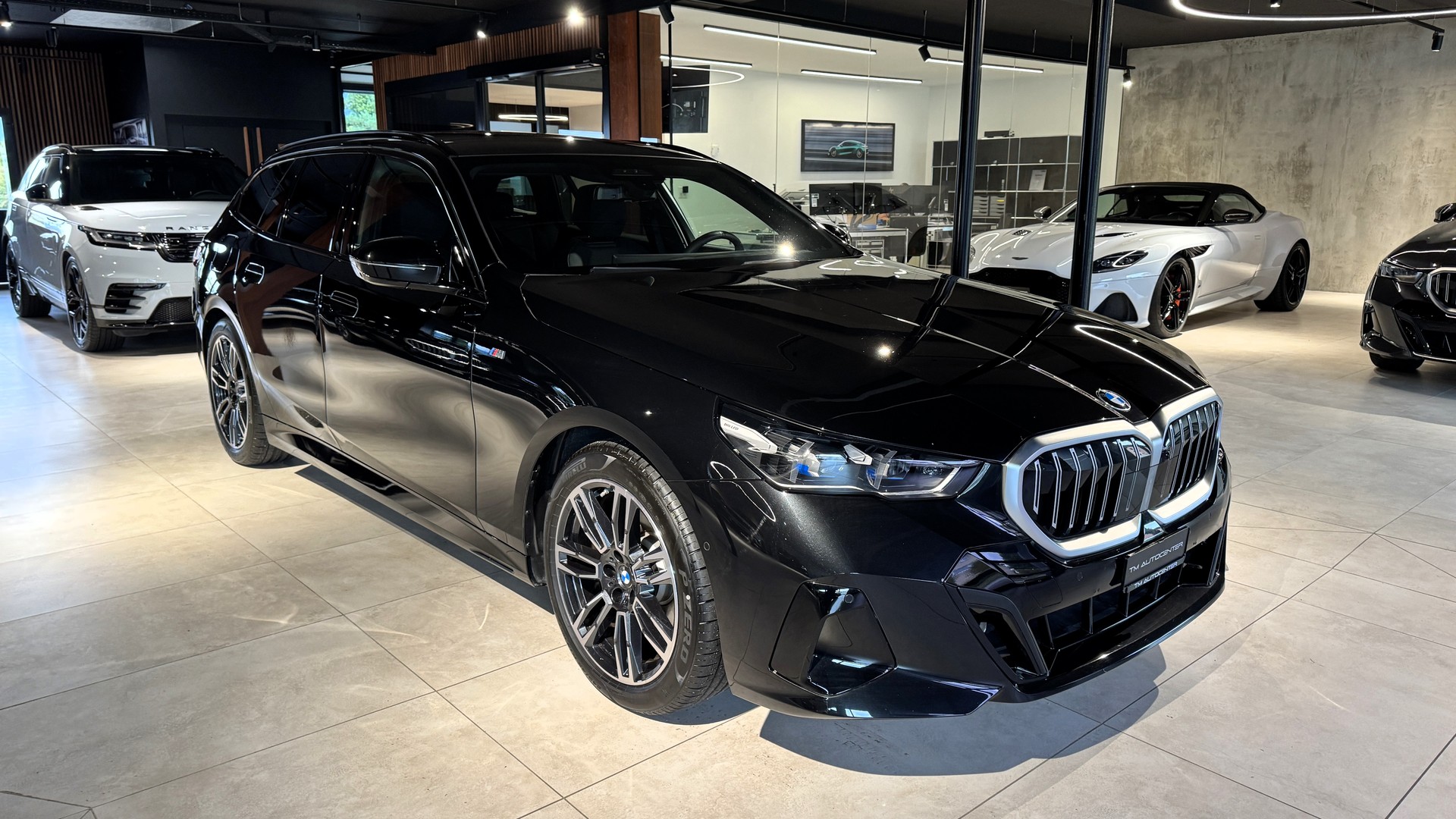 BMW 520d xDrive 48V Touring M Sport Steptronic-image-1