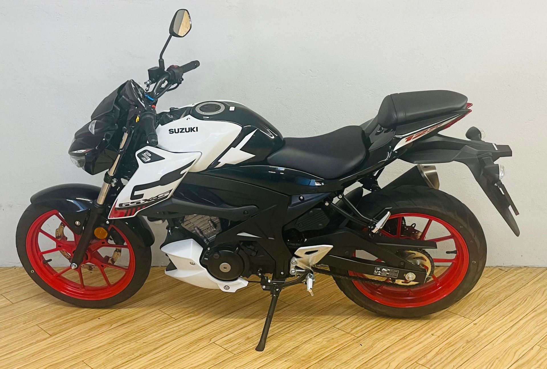 SUZUKI GSX-S 125-image-5