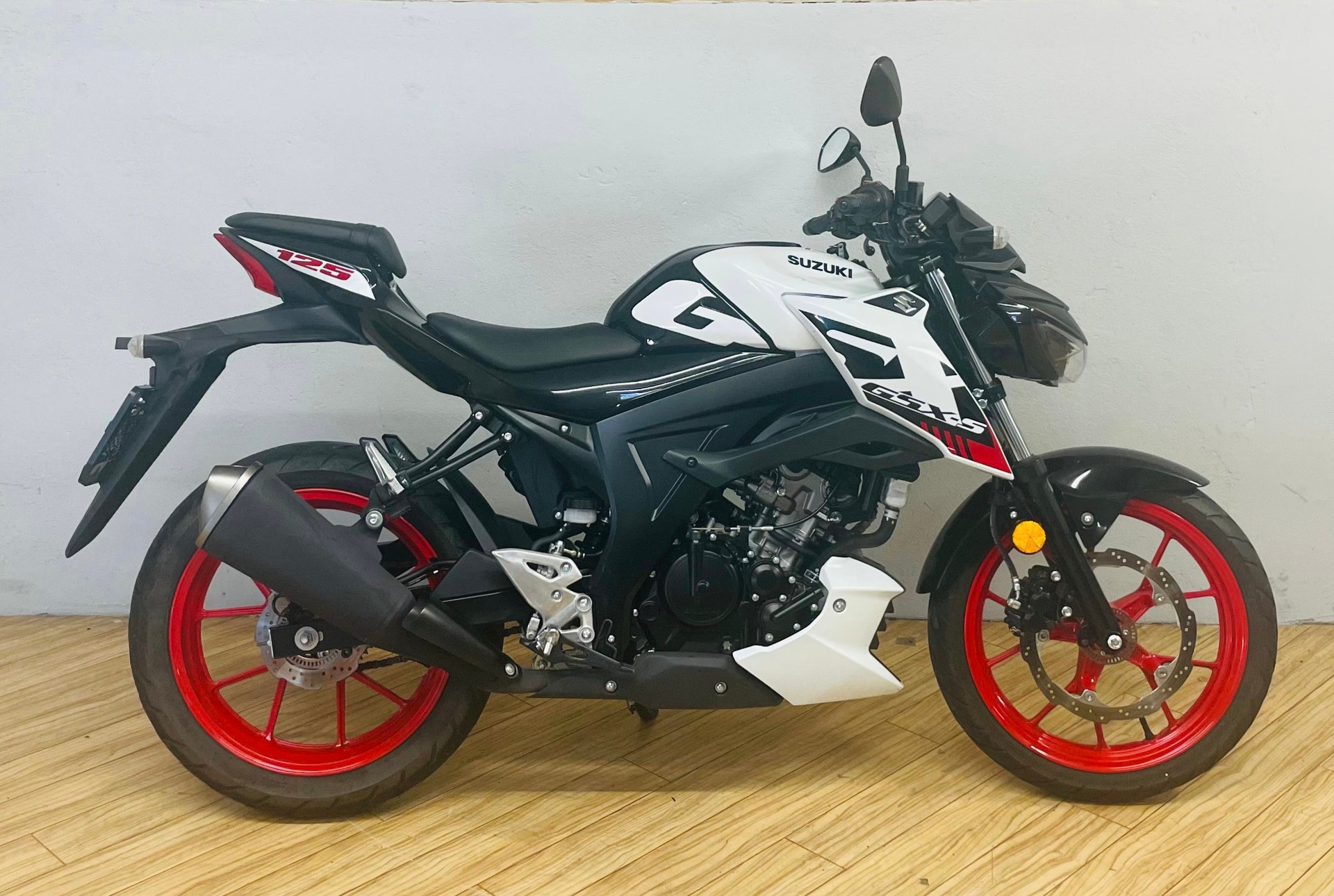 SUZUKI GSX-S 125-image-1