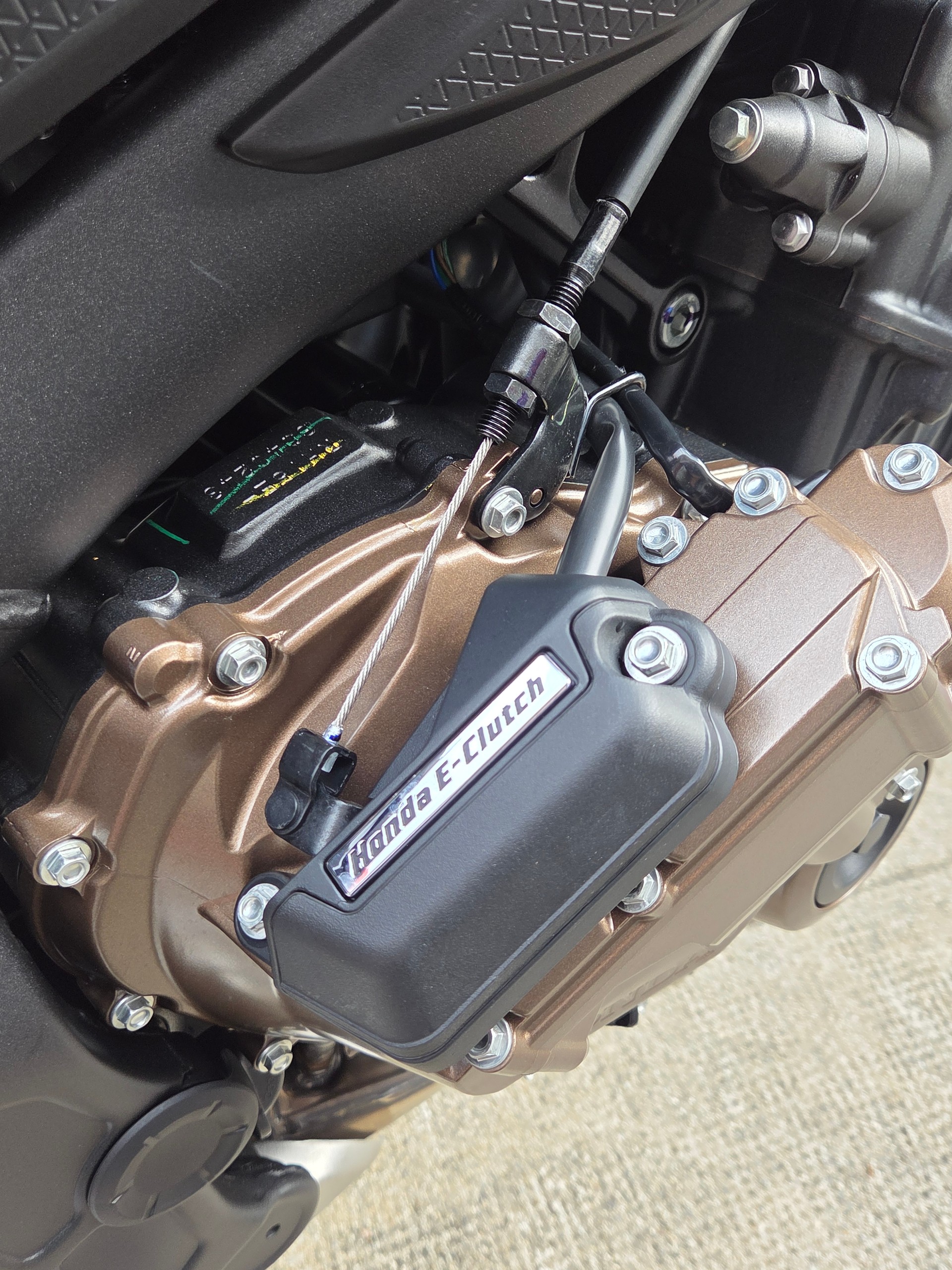 HONDA CB 650 R-image-5