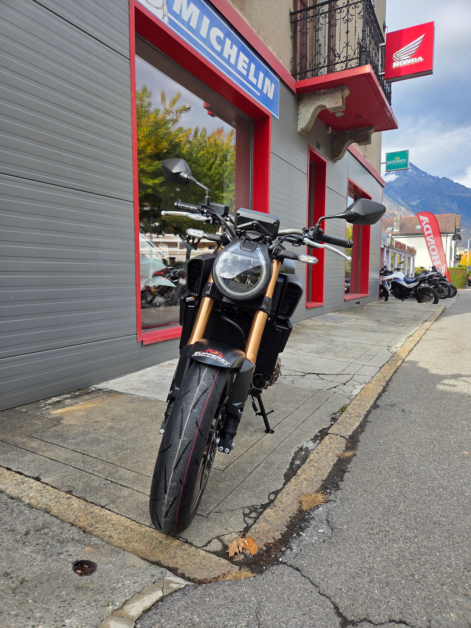 HONDA CB 650 R-image-1