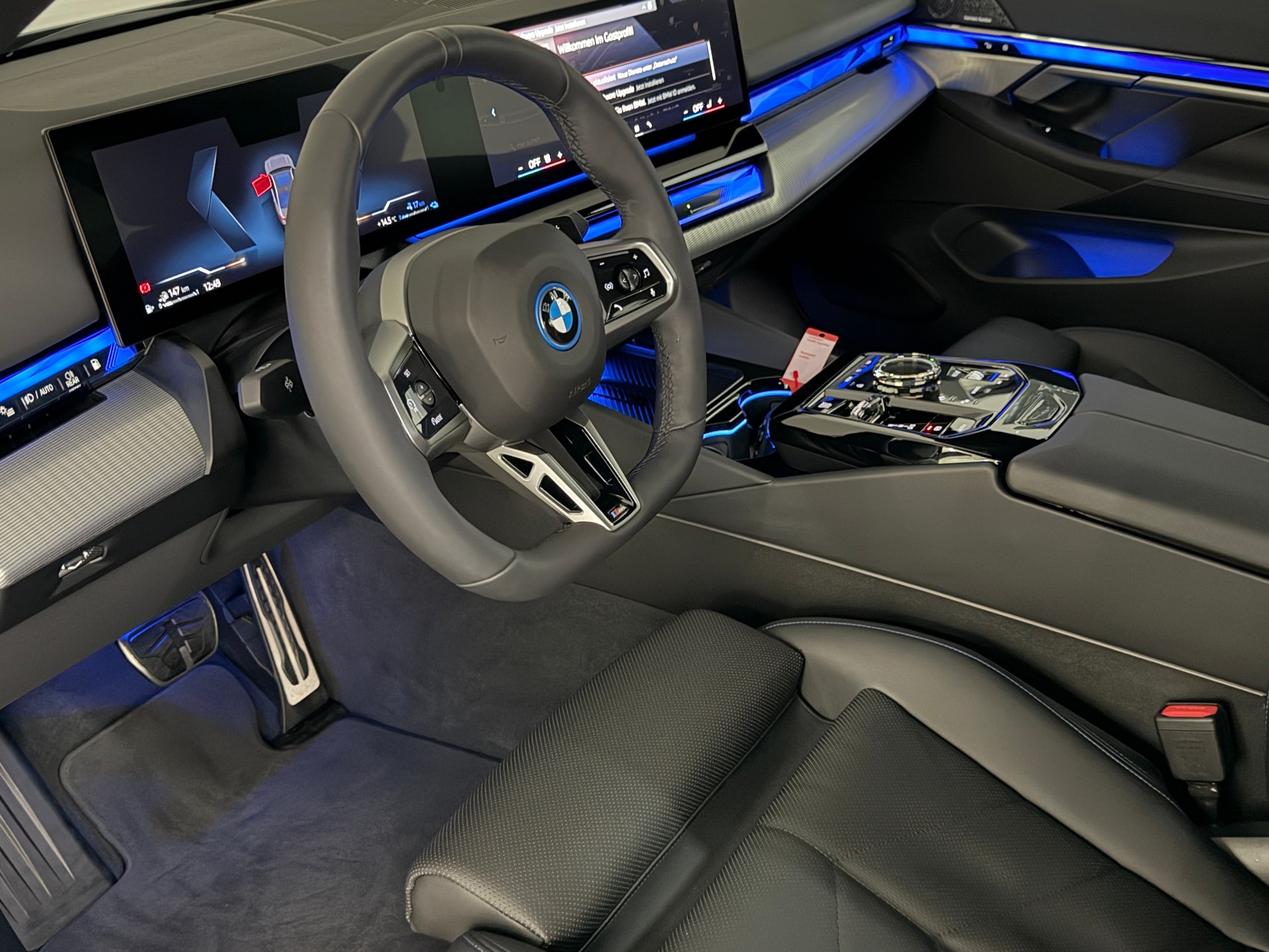 BMW 550e xDrive M Sport Pro Steptronic-image-6