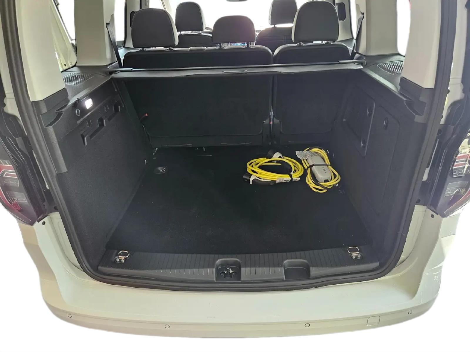 VW Caddy 1.5 TSI Plug in Hybrid Edition DSG-image-7