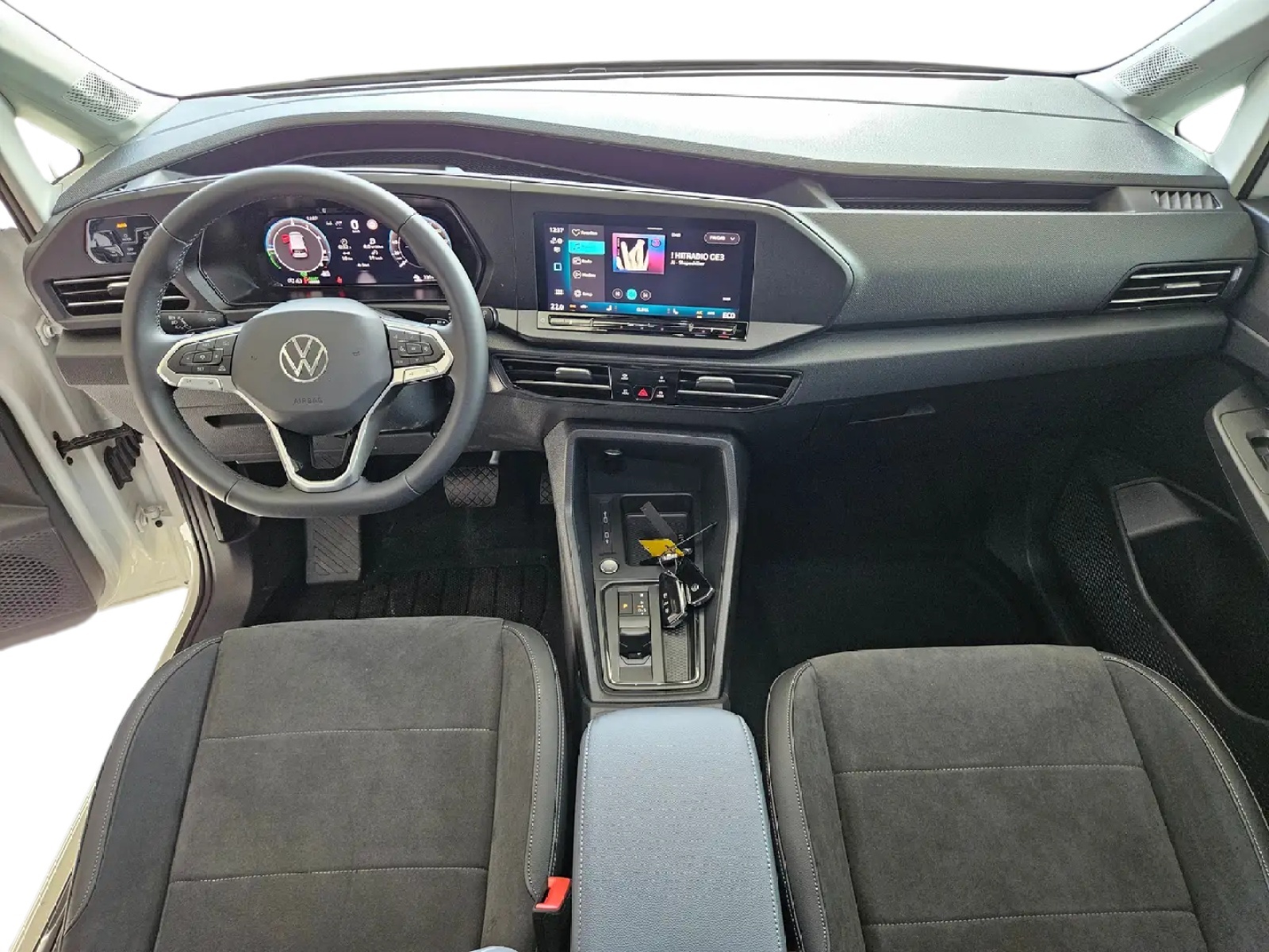 VW Caddy 1.5 TSI Plug in Hybrid Edition DSG-image-9